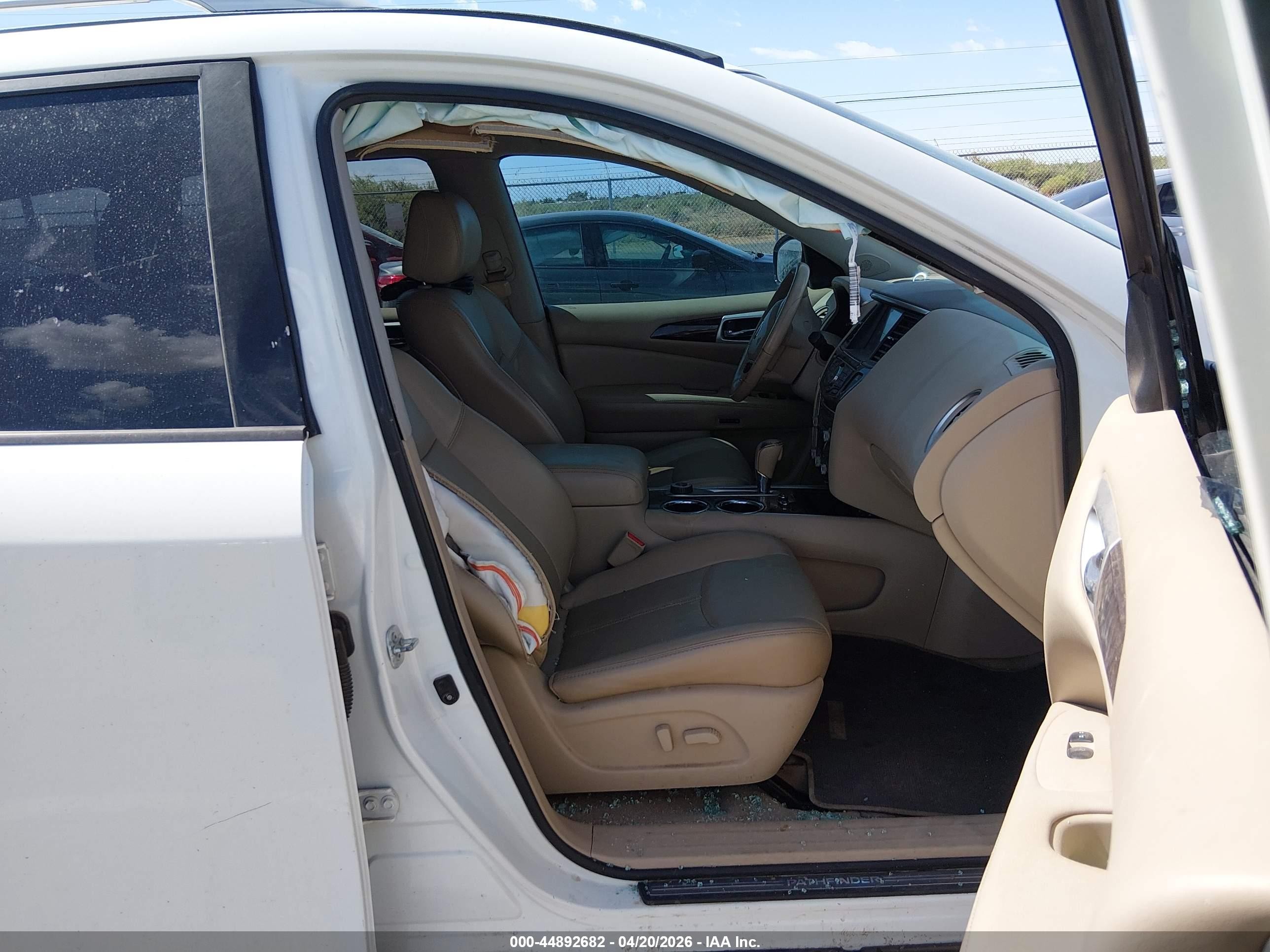 2014 Nissan Pathfinder Platinum Белый vin: 5N1AR2MMXEC697424