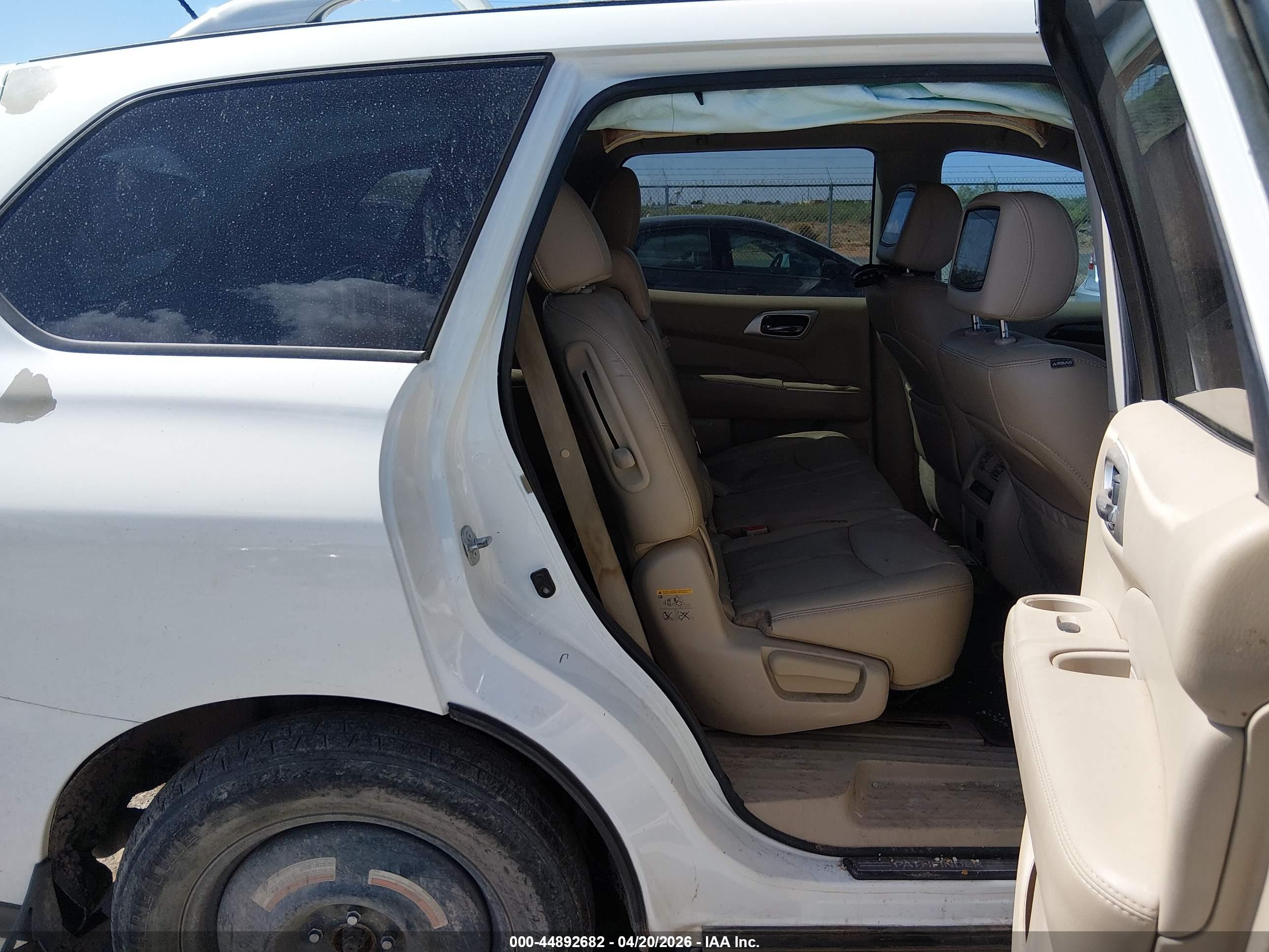 2014 Nissan Pathfinder Platinum Белый vin: 5N1AR2MMXEC697424