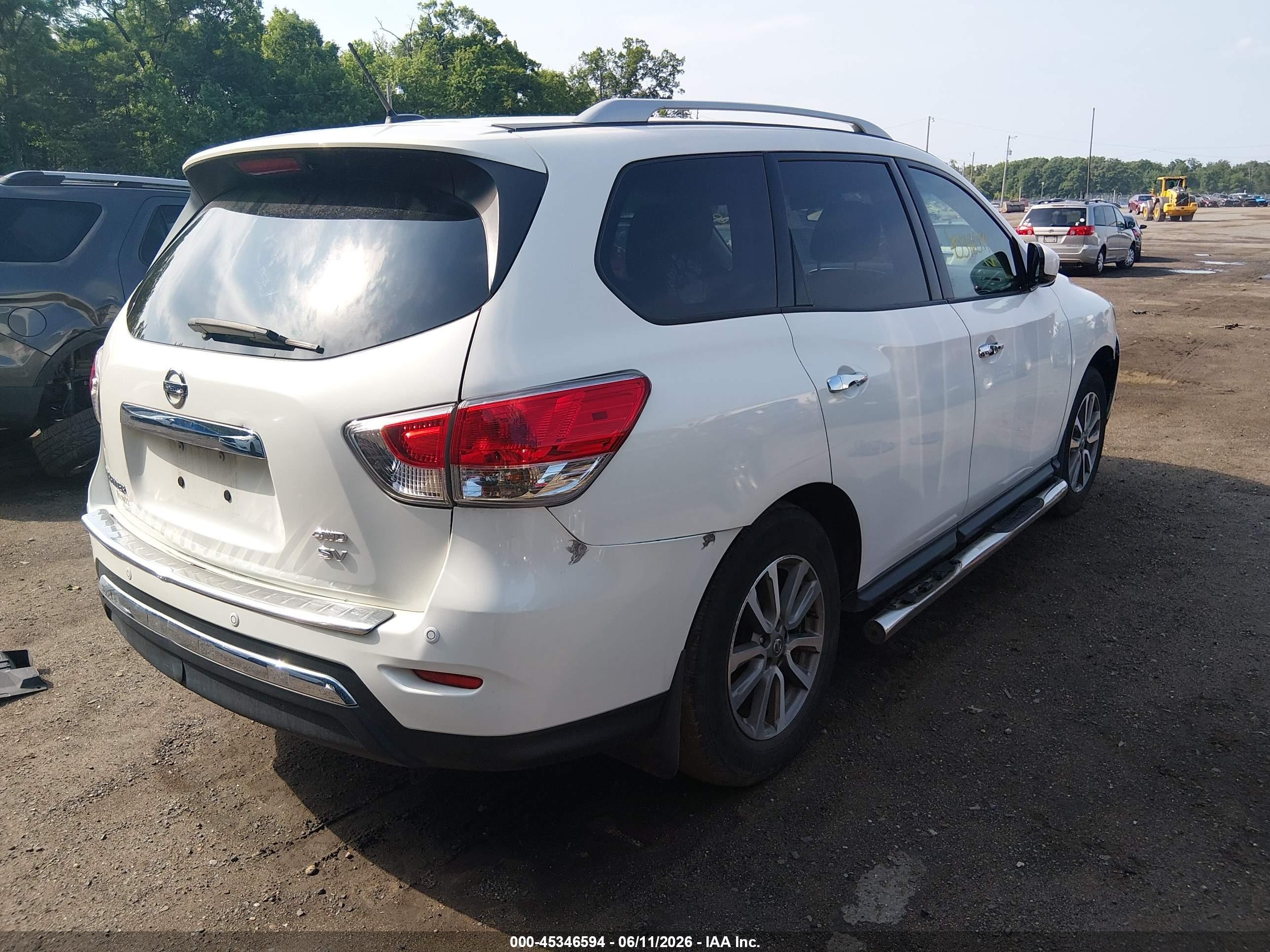 2014 Nissan Pathfinder Sv White vin: 5N1AR2MMXEC705781