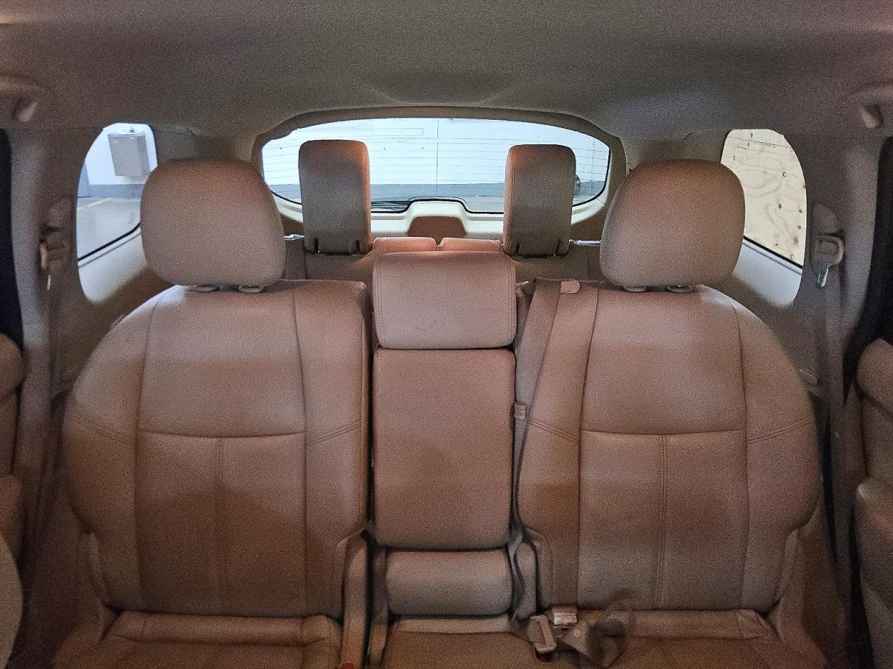 2014 Nissan Pathfinder Sv White vin: 5N1AR2MMXEC715114