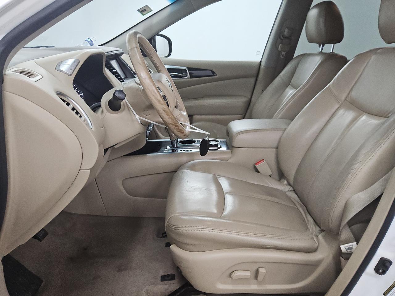 2014 Nissan Pathfinder Sv White vin: 5N1AR2MMXEC715114 Damage: Steering Wheel, Worn, Acceptable