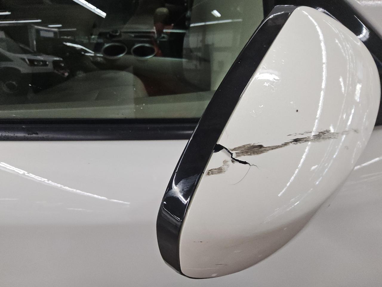 2014 Nissan Pathfinder Sv White vin: 5N1AR2MMXEC715114 Damage: Right Mirror, Broken, Replacement Required