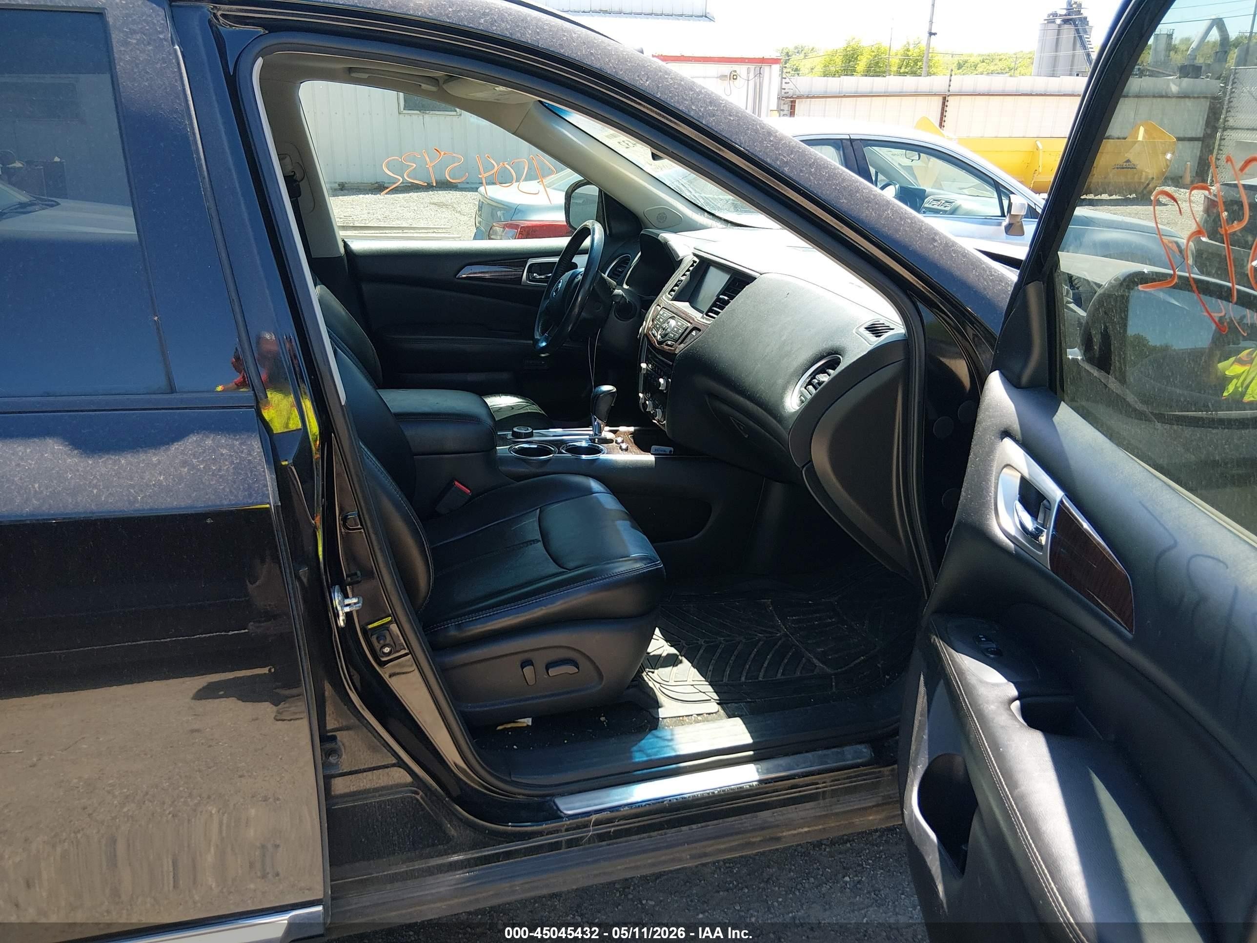 2014 Nissan Pathfinder Platinum Черный vin: 5N1AR2MMXEC715646