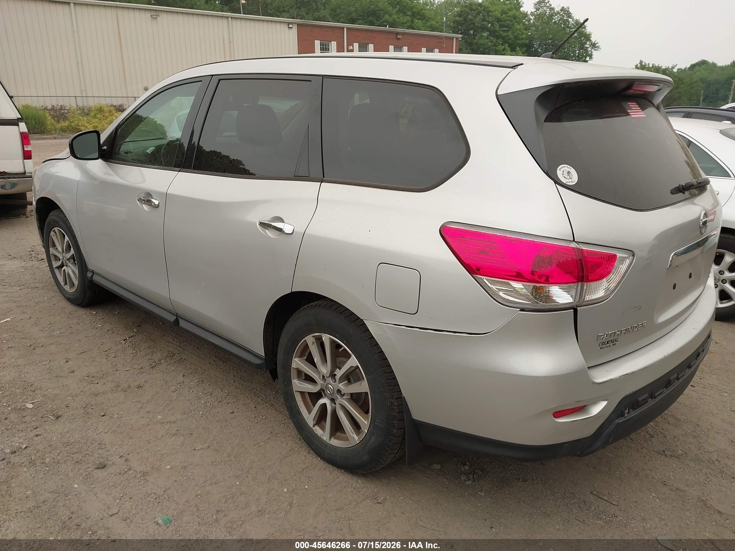 2014 Nissan Pathfinder S Silver vin: 5N1AR2MMXEC734956