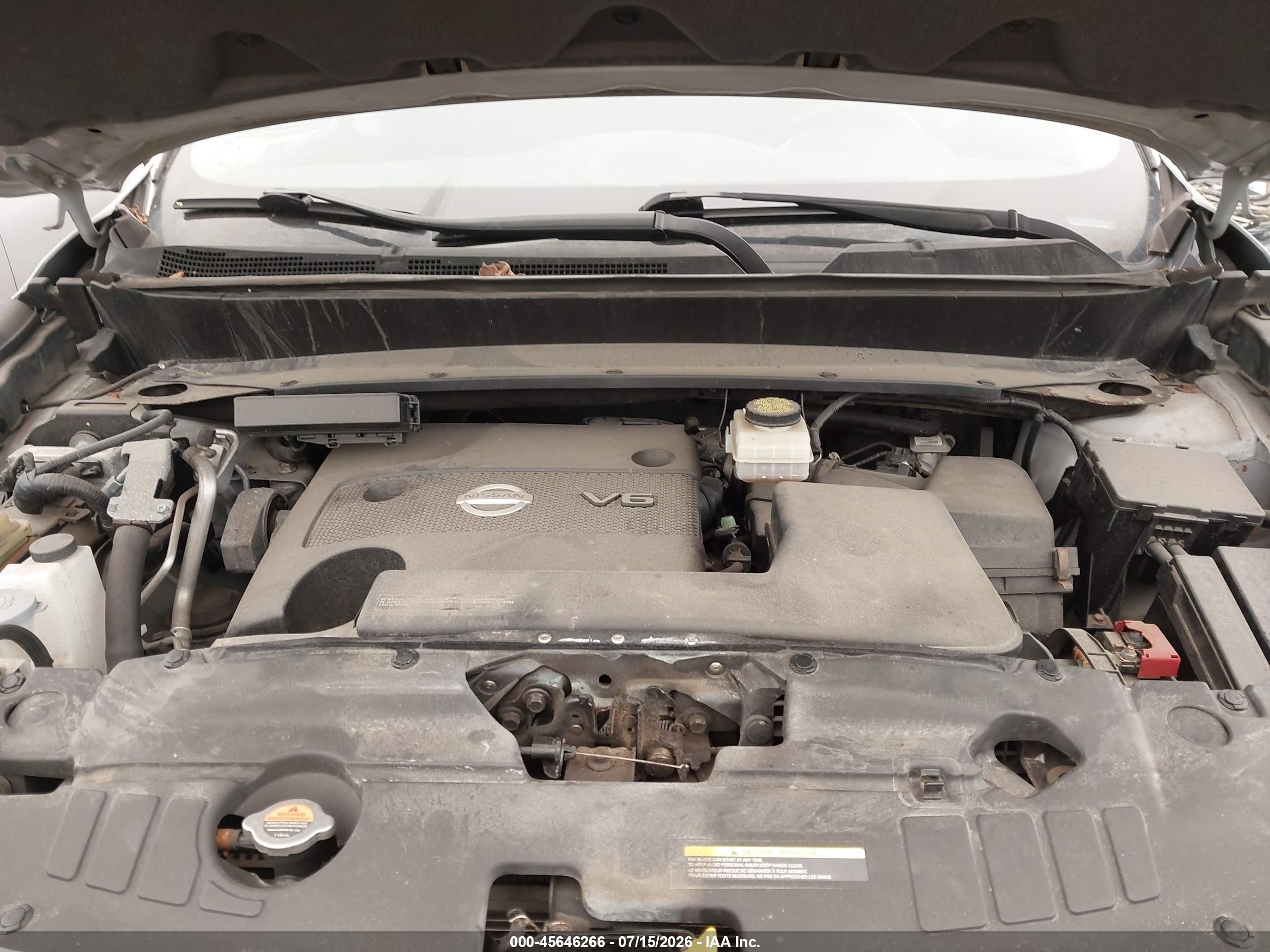 2014 Nissan Pathfinder S Silver vin: 5N1AR2MMXEC734956