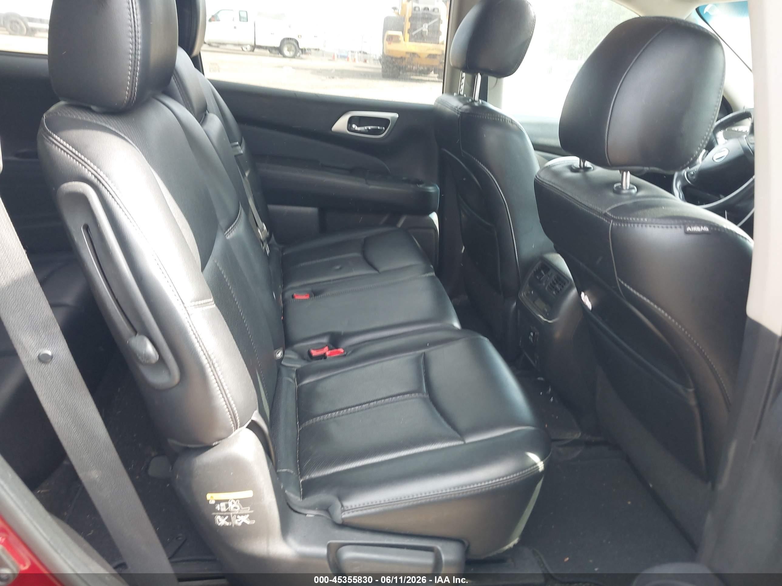 2015 Nissan Pathfinder Platinum Red vin: 5N1AR2MMXFC600451