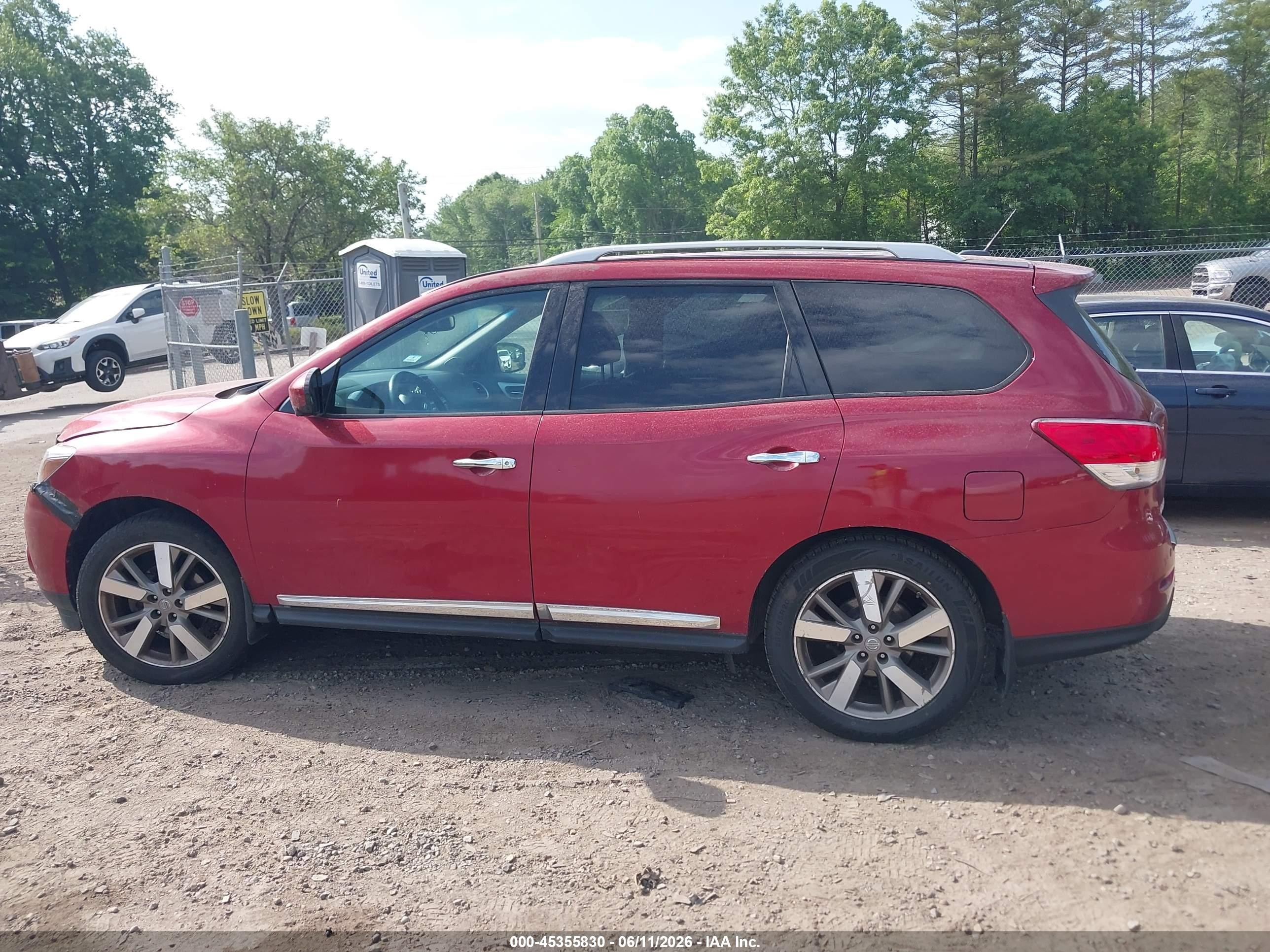 2015 Nissan Pathfinder Platinum Red vin: 5N1AR2MMXFC600451