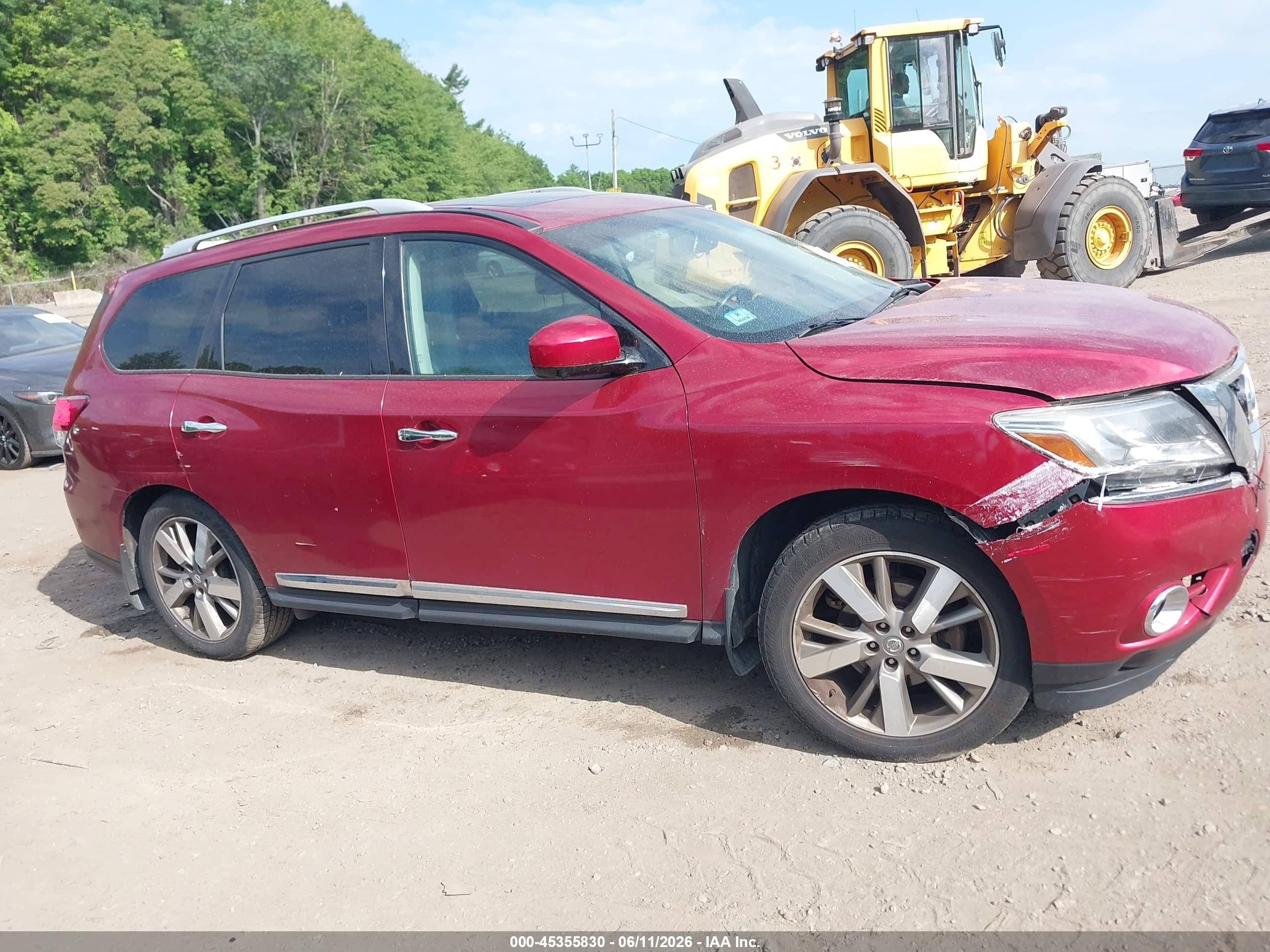 2015 Nissan Pathfinder Platinum Red vin: 5N1AR2MMXFC600451