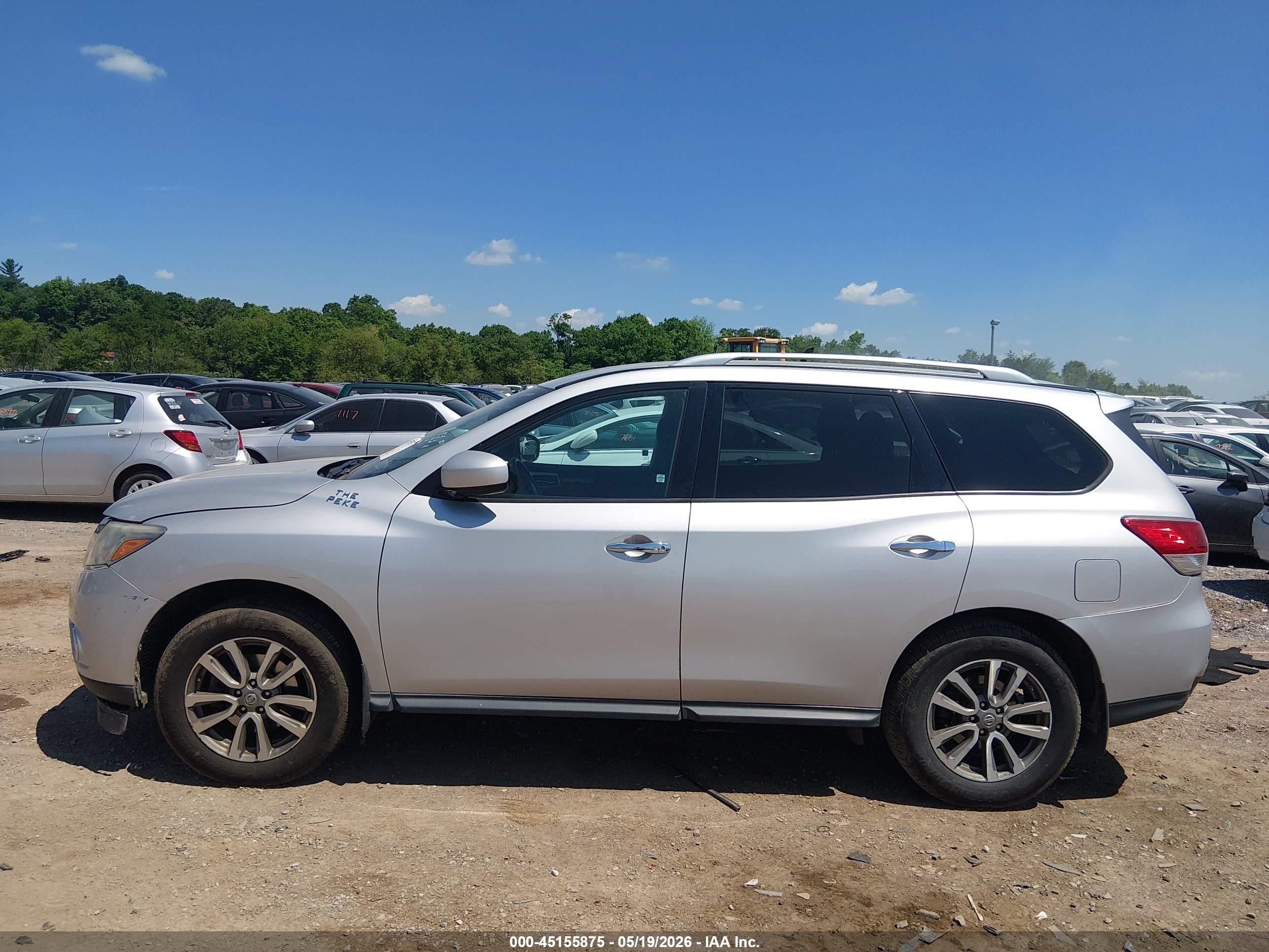 2015 Nissan Pathfinder Sv Silver vin: 5N1AR2MMXFC619159