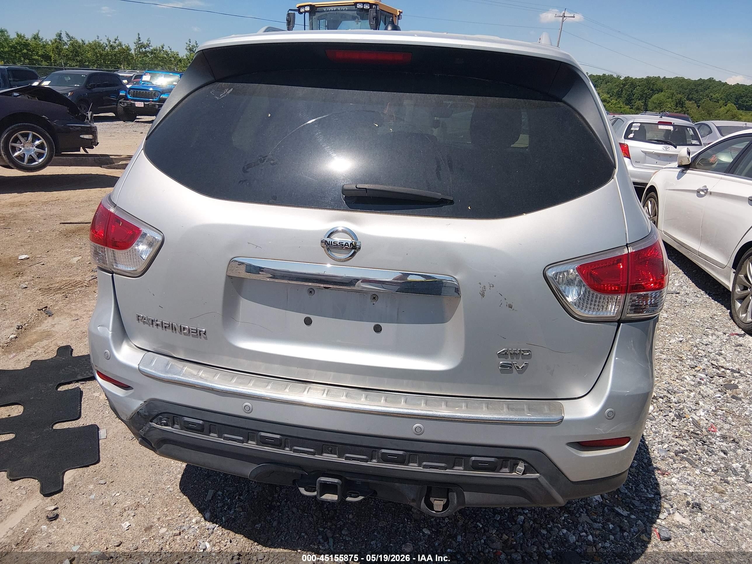 2015 Nissan Pathfinder Sv Silver vin: 5N1AR2MMXFC619159