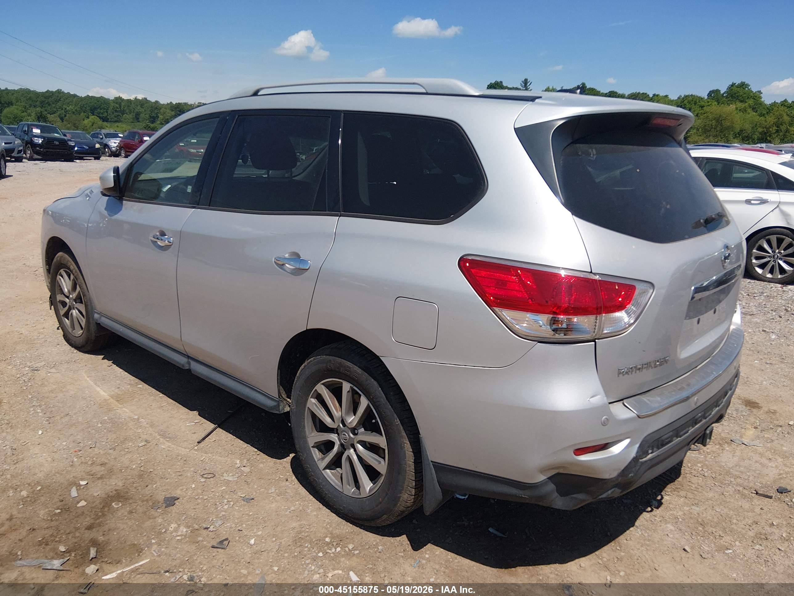 2015 Nissan Pathfinder Sv Silver vin: 5N1AR2MMXFC619159