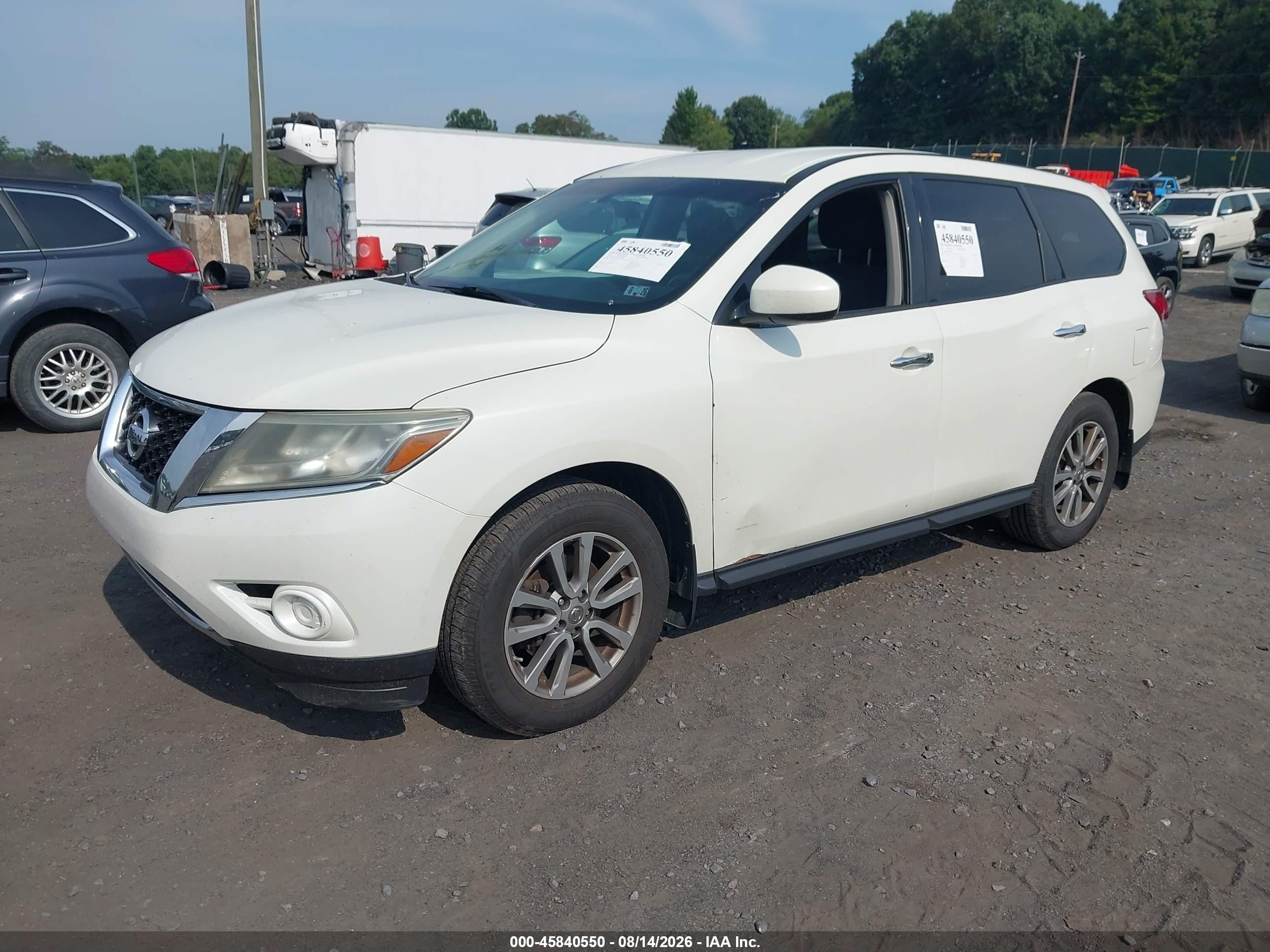 2015 Nissan Pathfinder S White vin: 5N1AR2MMXFC619257