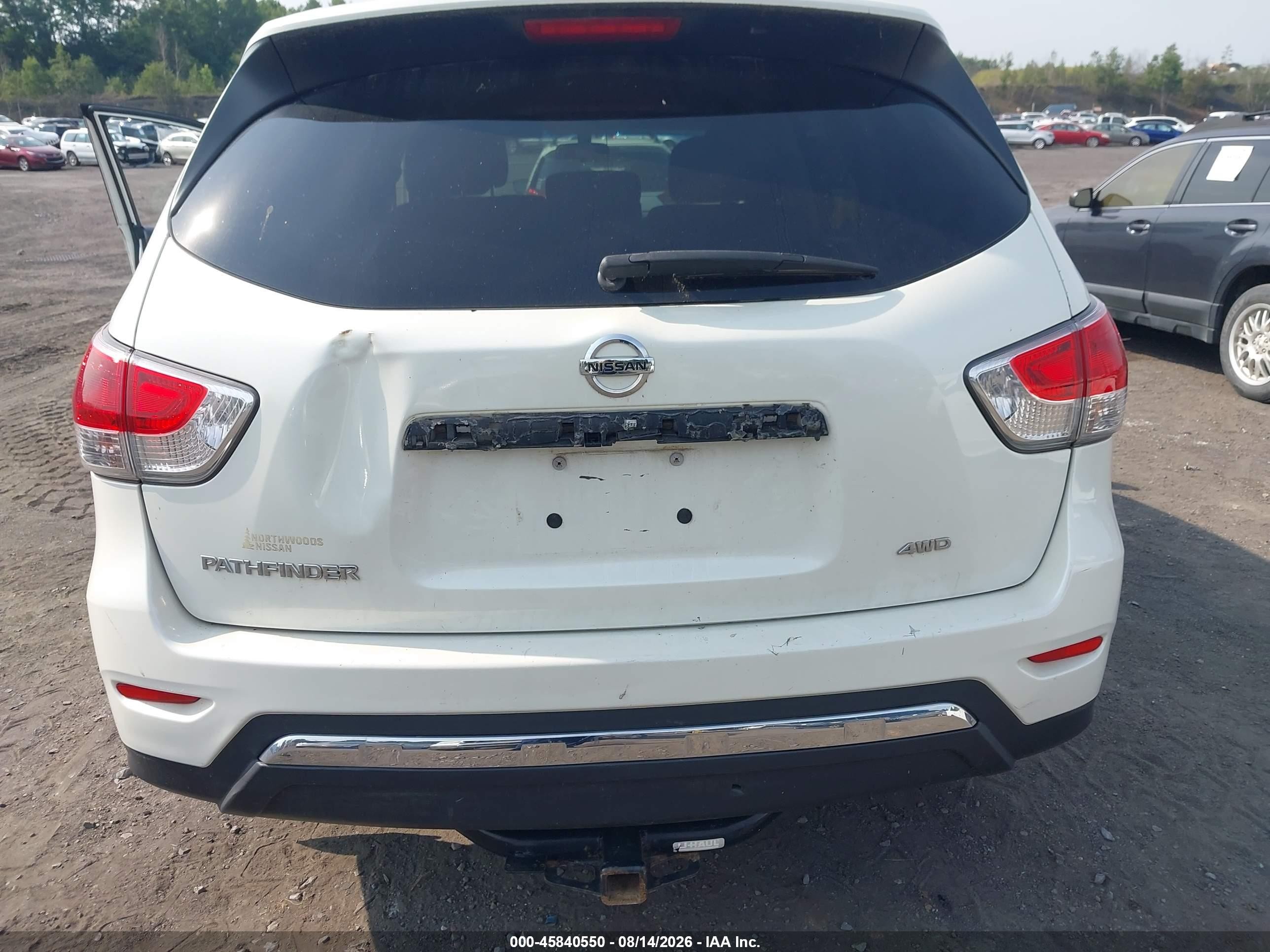 2015 Nissan Pathfinder S White vin: 5N1AR2MMXFC619257