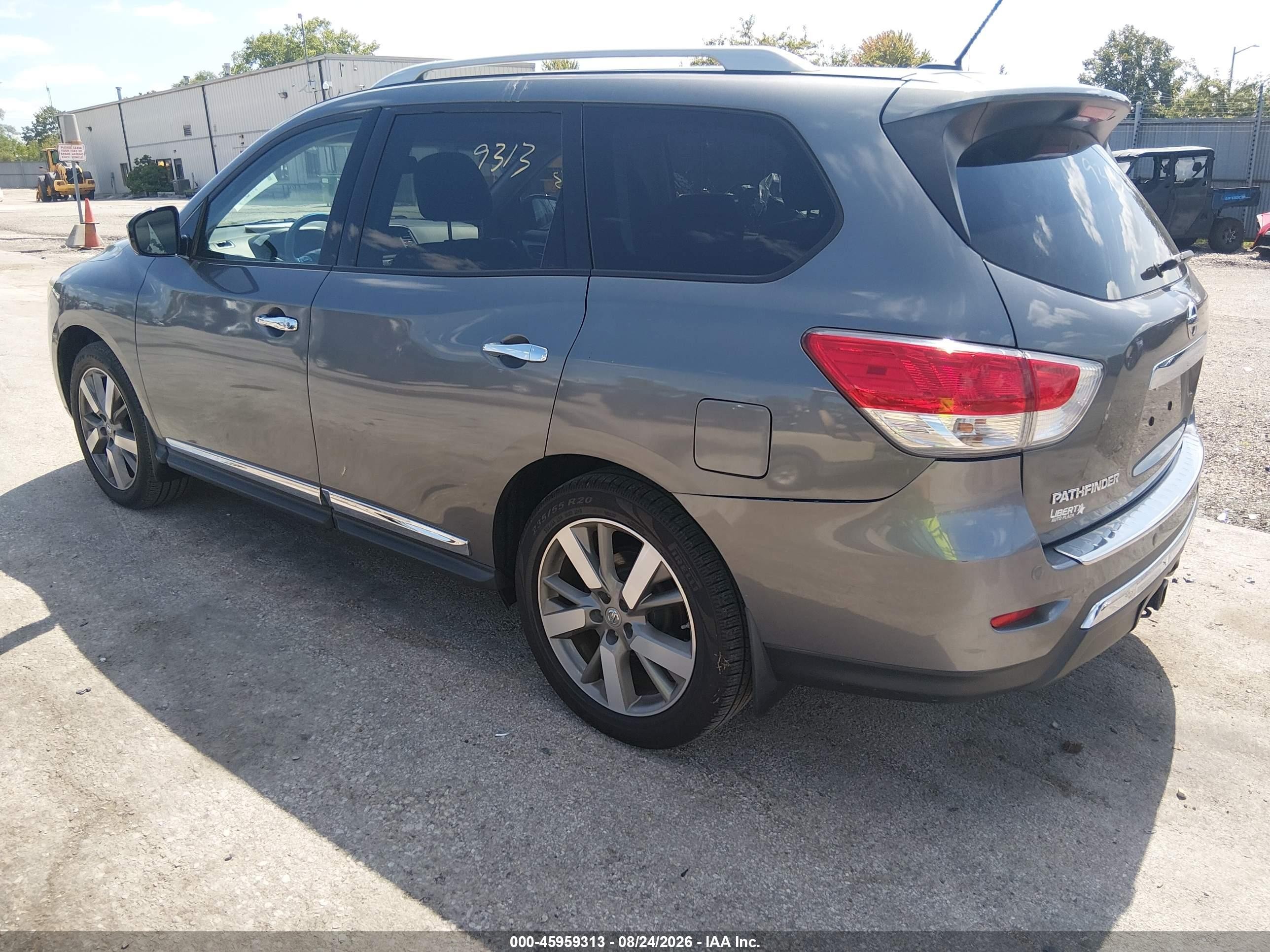 2015 Nissan Pathfinder Platinum Gray vin: 5N1AR2MMXFC631182