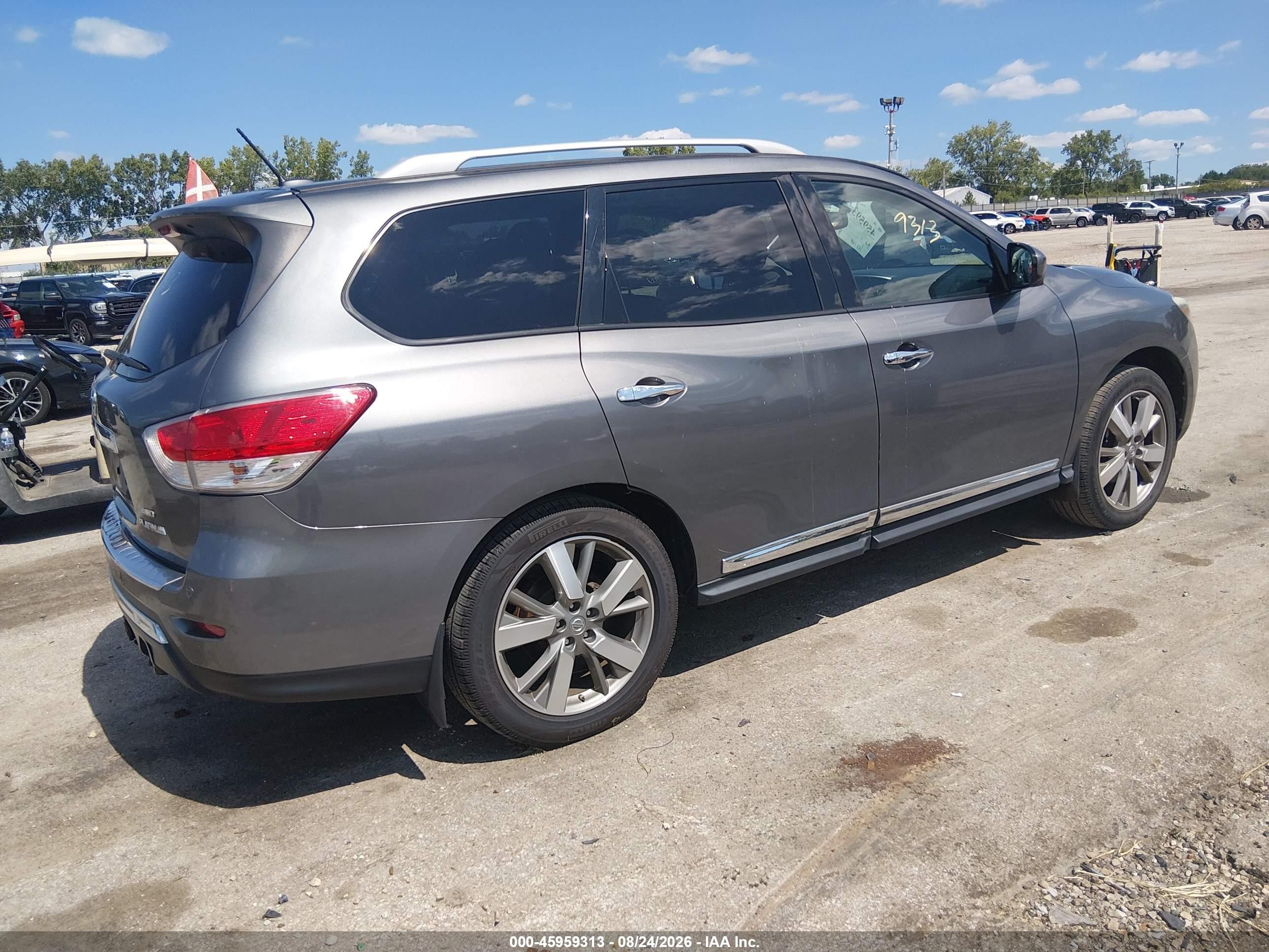2015 Nissan Pathfinder Platinum Gray vin: 5N1AR2MMXFC631182