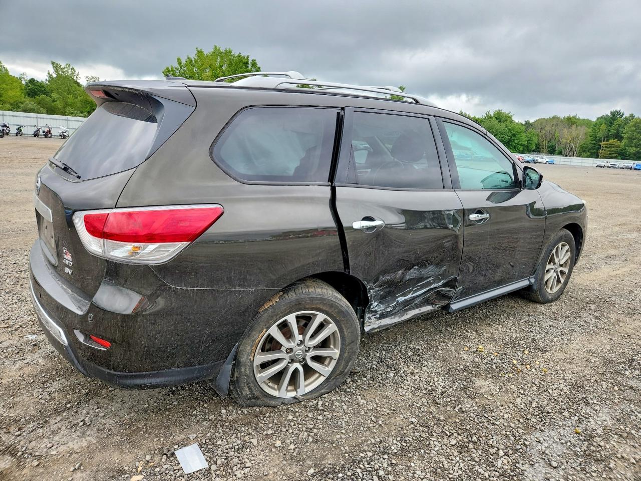 2015 Nissan Pathfinder Sv Green vin: 5N1AR2MMXFC658429