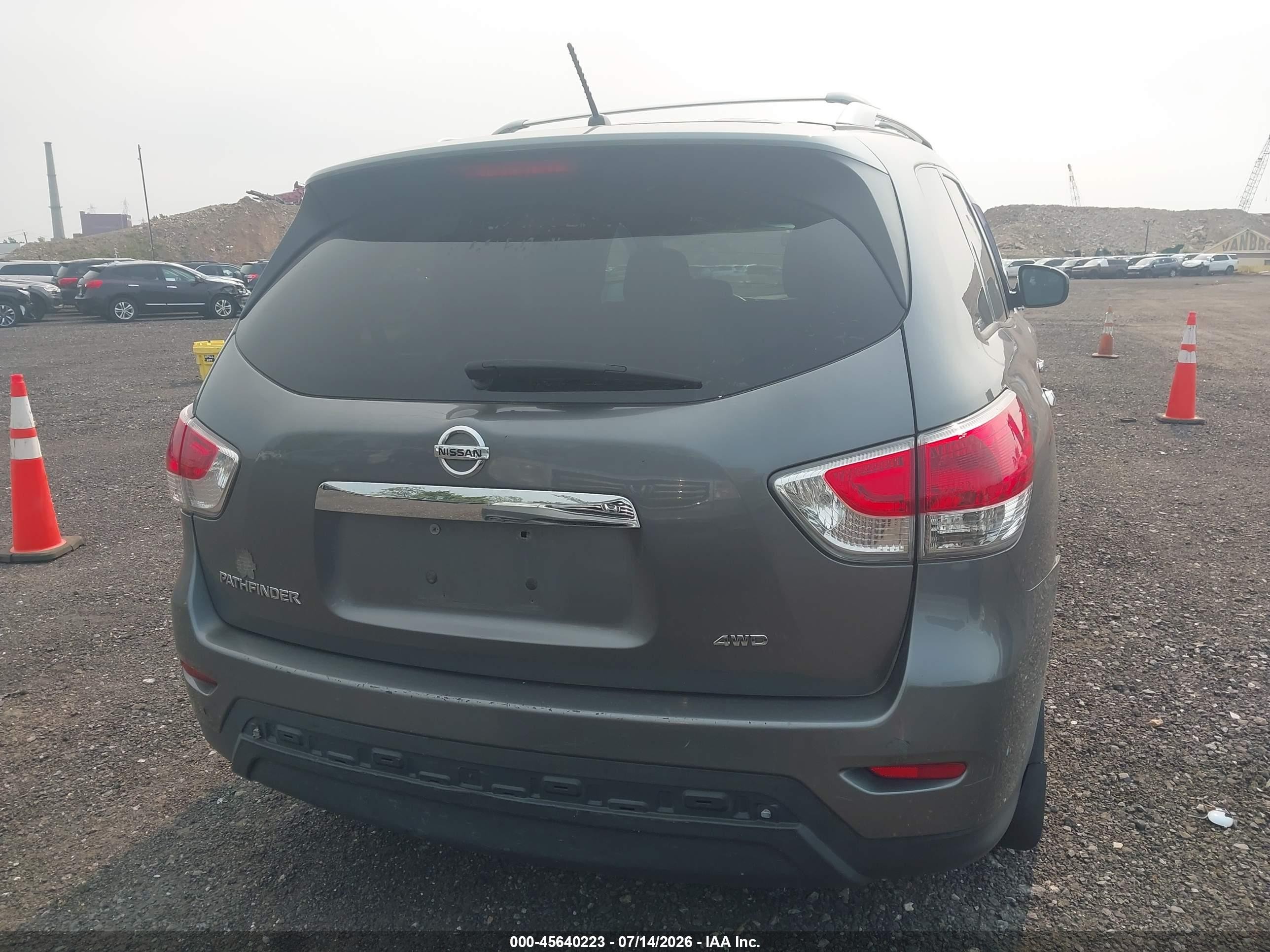 2015 Nissan Pathfinder S Gray vin: 5N1AR2MMXFC695772