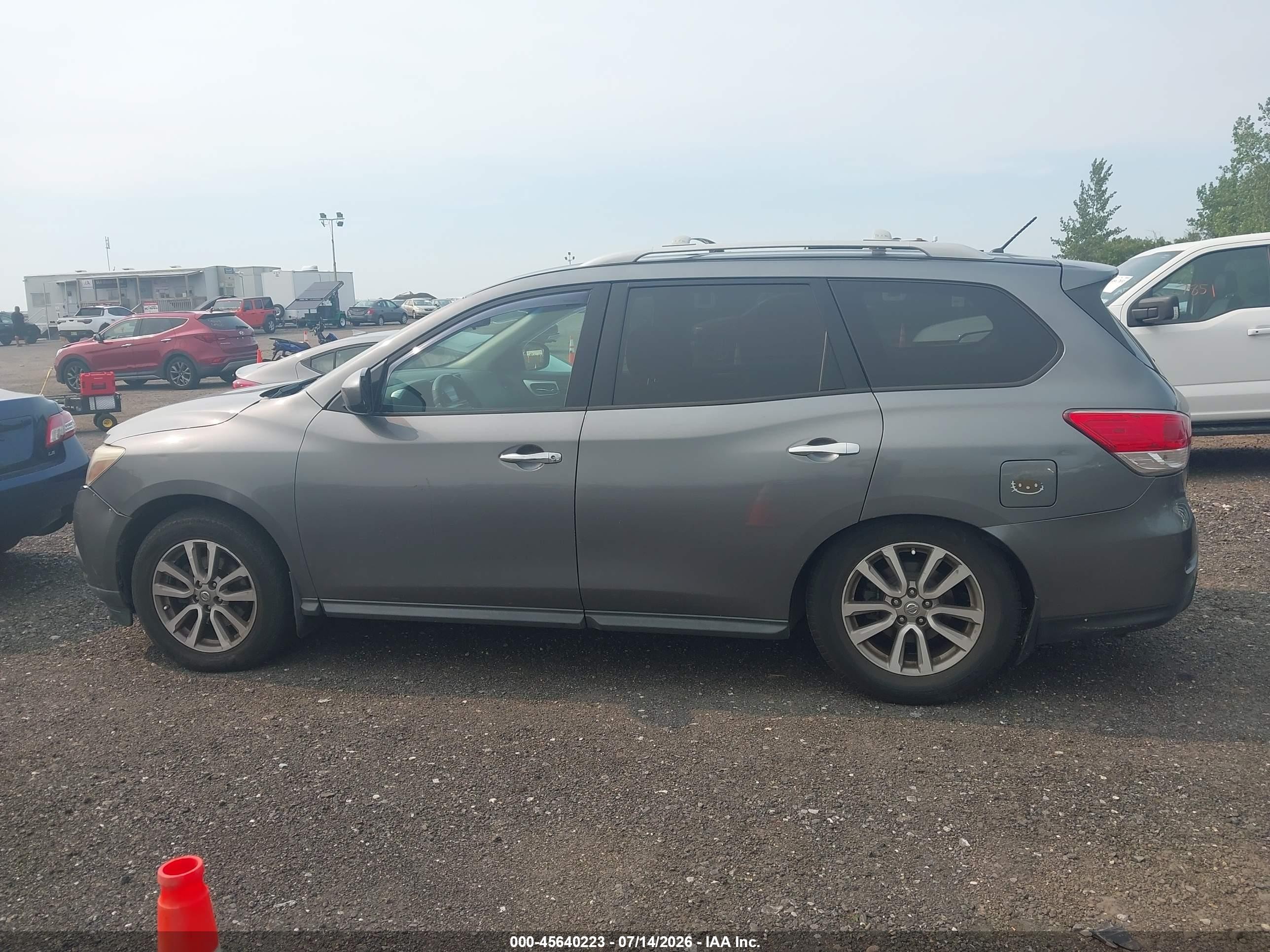 2015 Nissan Pathfinder S Gray vin: 5N1AR2MMXFC695772