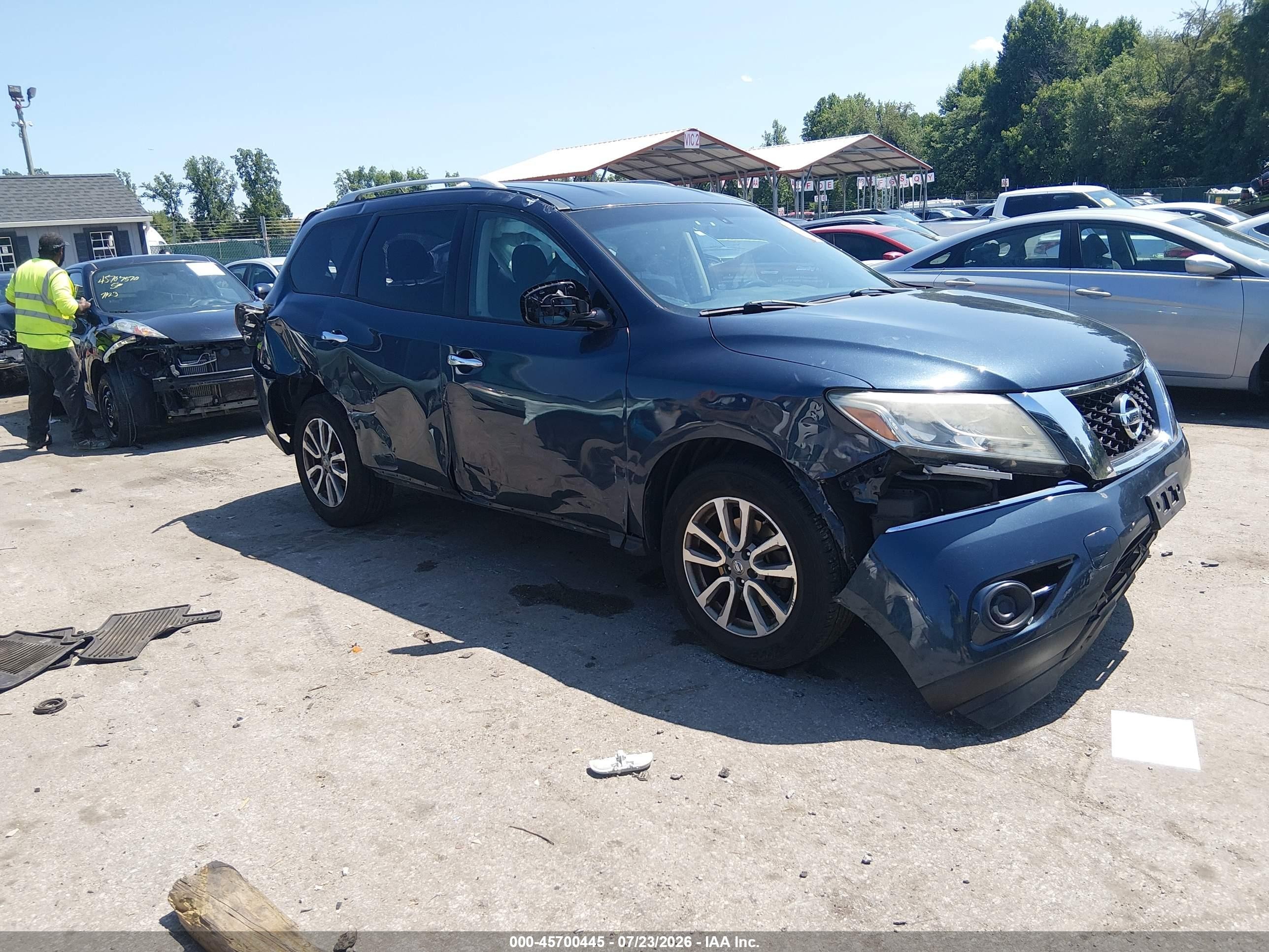 2015 Nissan Pathfinder S Blue vin: 5N1AR2MMXFC698137