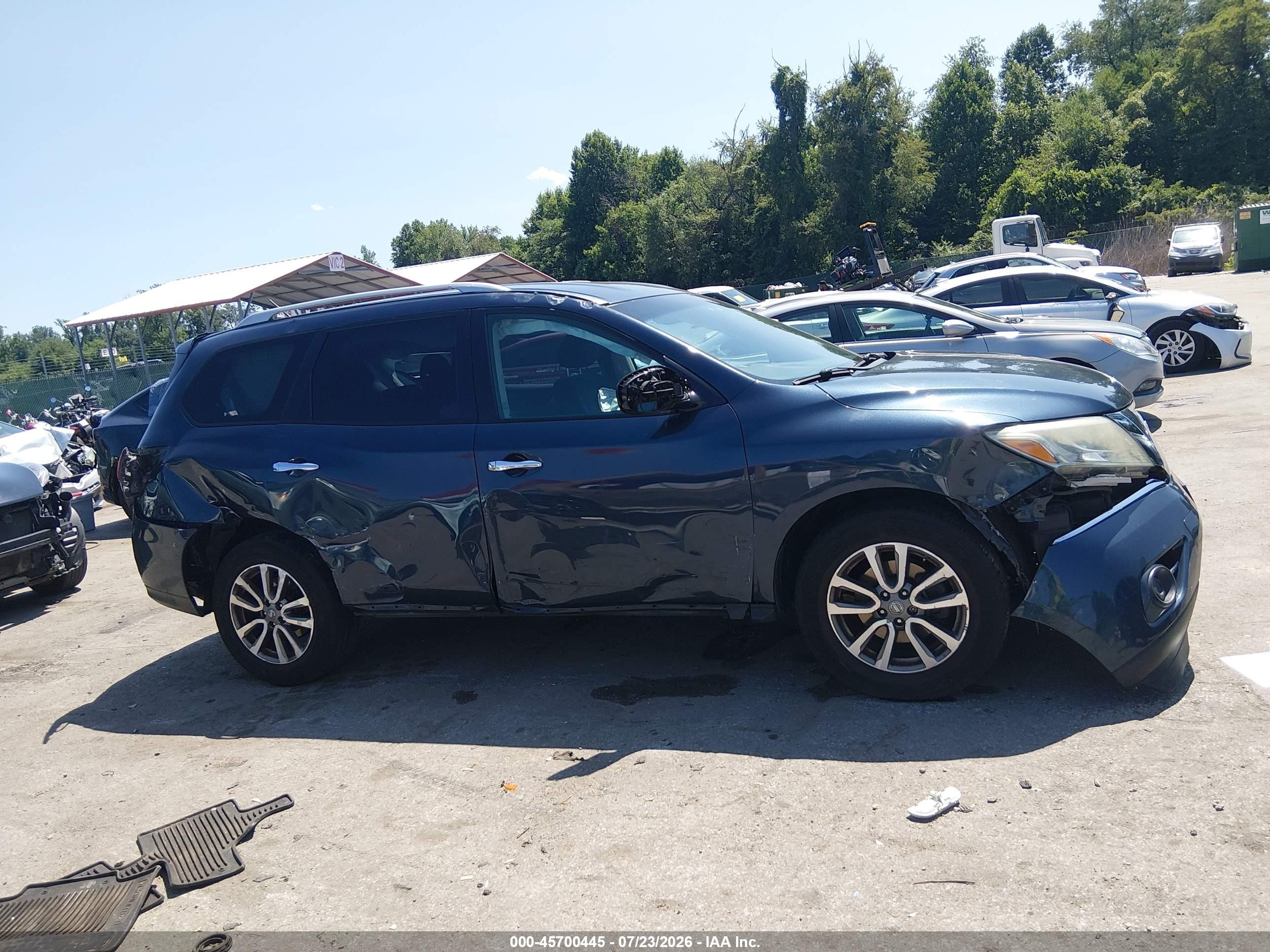 2015 Nissan Pathfinder S Blue vin: 5N1AR2MMXFC698137