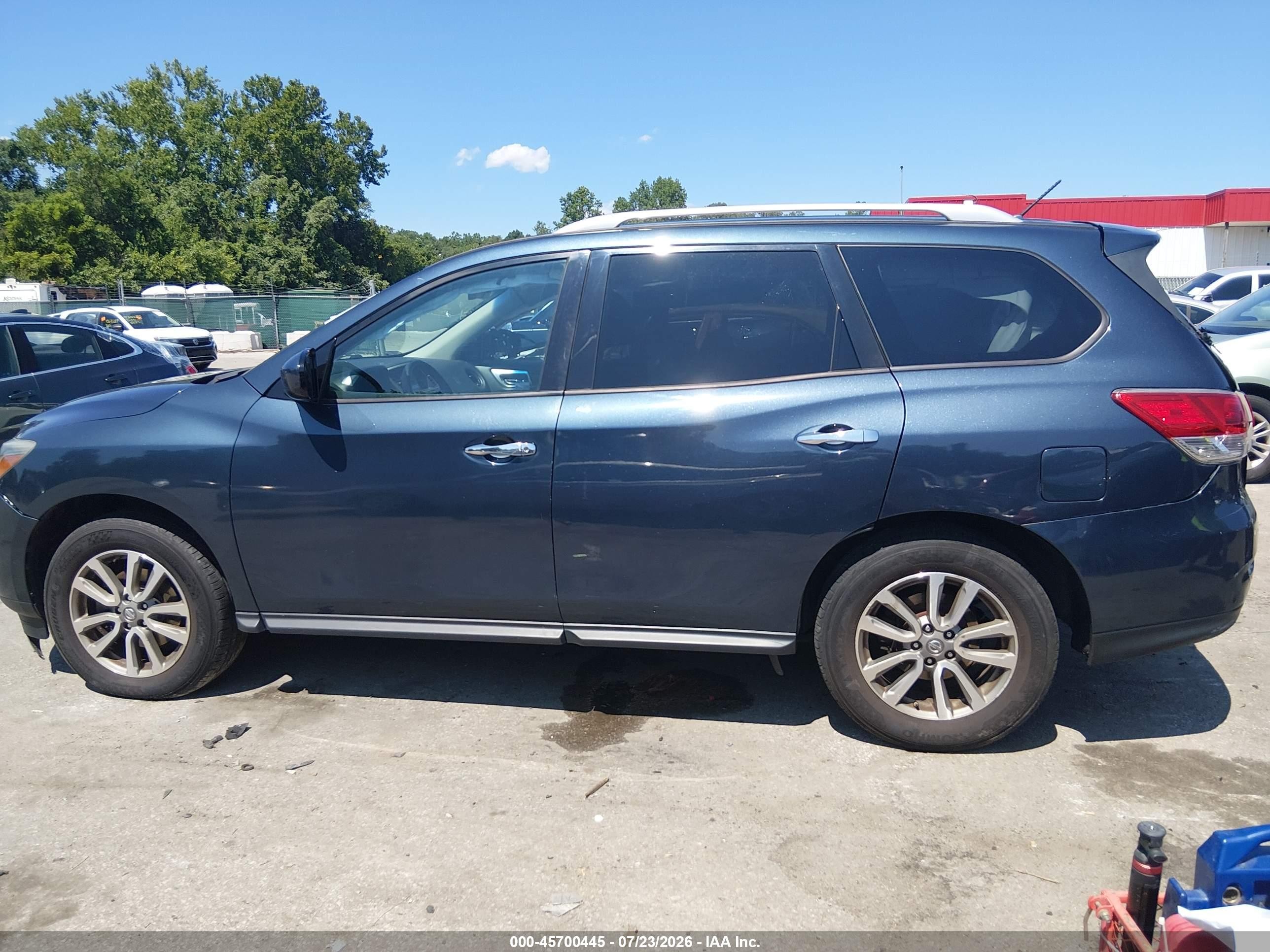 2015 Nissan Pathfinder S Blue vin: 5N1AR2MMXFC698137