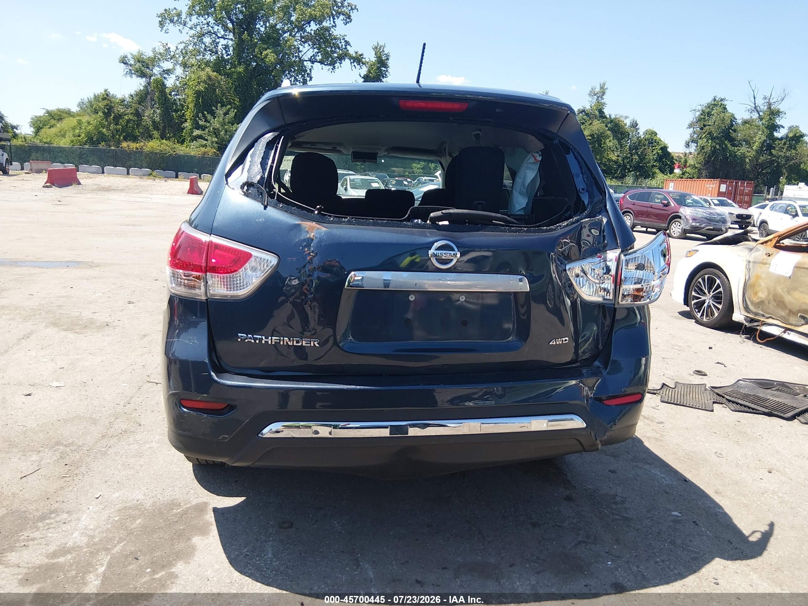 2015 Nissan Pathfinder S Blue vin: 5N1AR2MMXFC698137