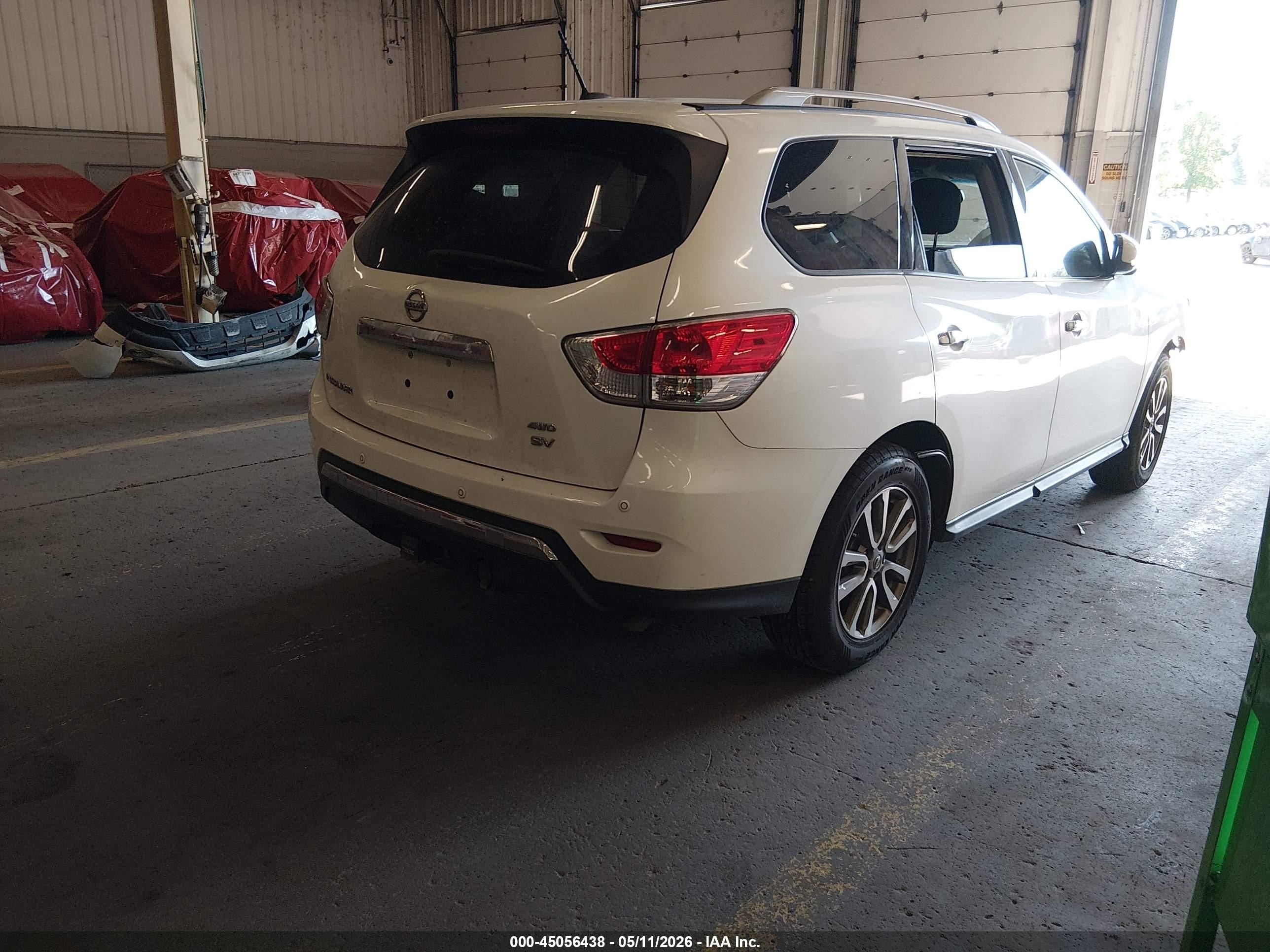 2015 Nissan Pathfinder Sv White vin: 5N1AR2MMXFC698915