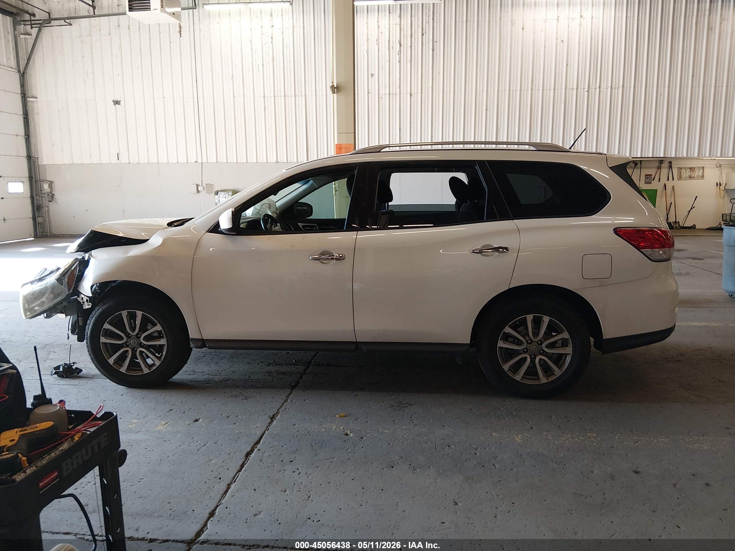 2015 Nissan Pathfinder Sv White vin: 5N1AR2MMXFC698915