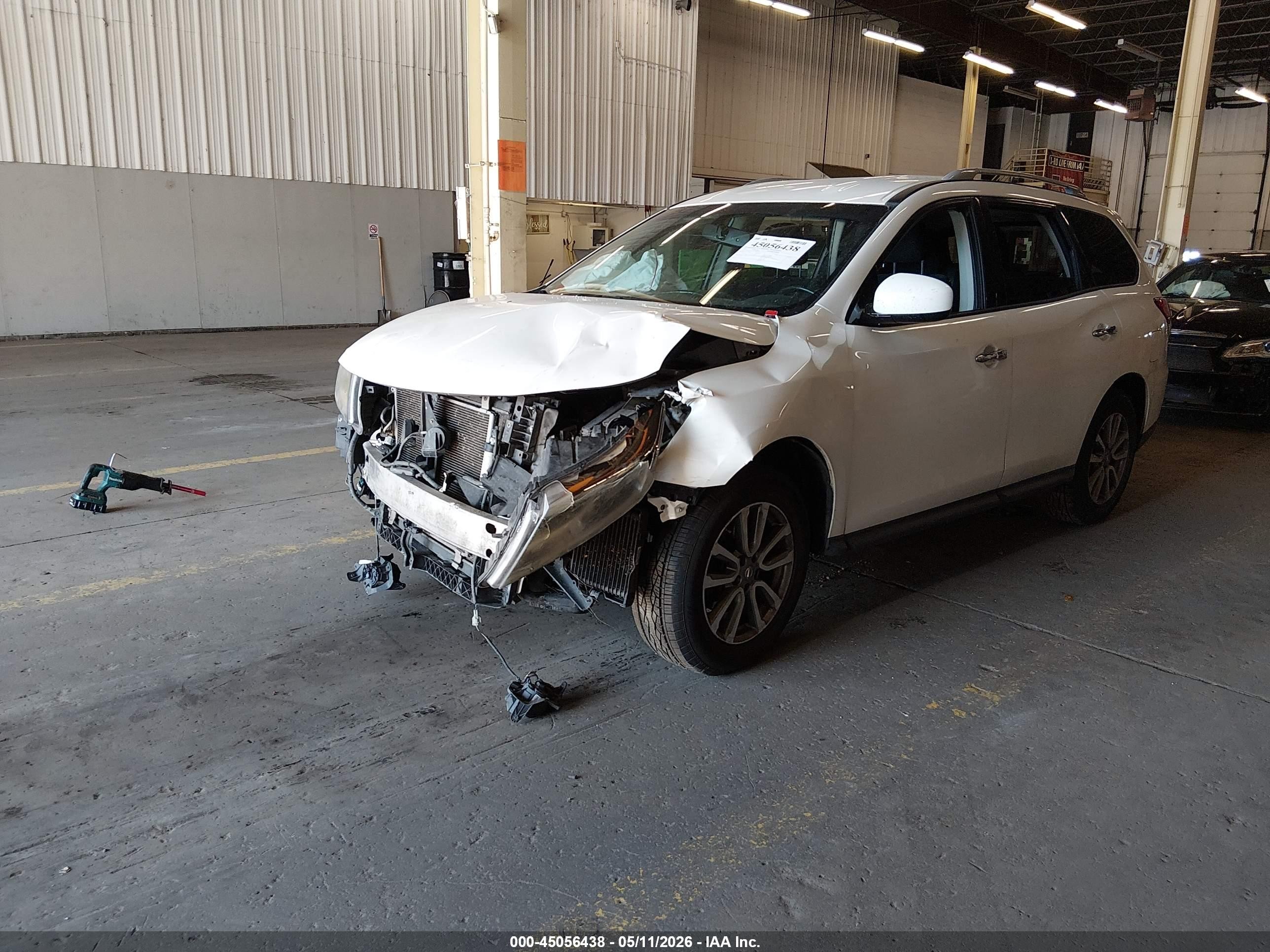 2015 Nissan Pathfinder Sv White vin: 5N1AR2MMXFC698915