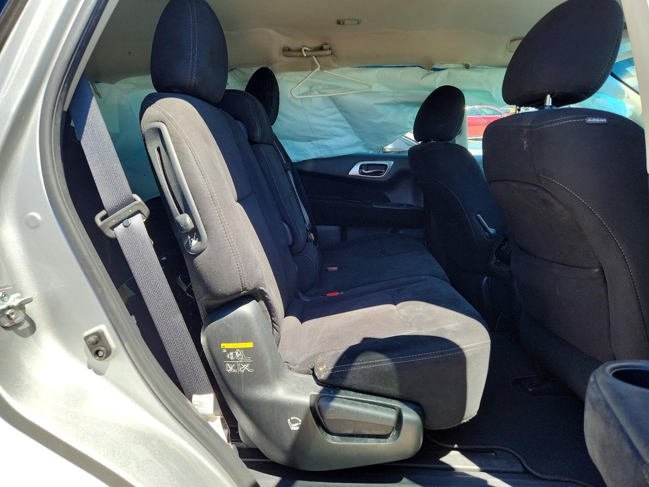 2016 Nissan Pathfinder S Серебряный vin: 5N1AR2MMXGC661364
