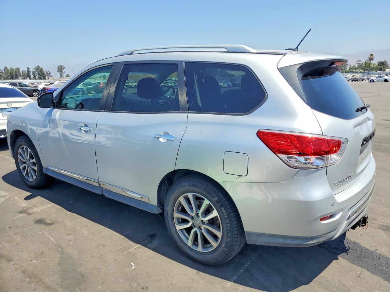 2013 Nissan Pathfinder S Silver vin: 5N1AR2MN0DC610086