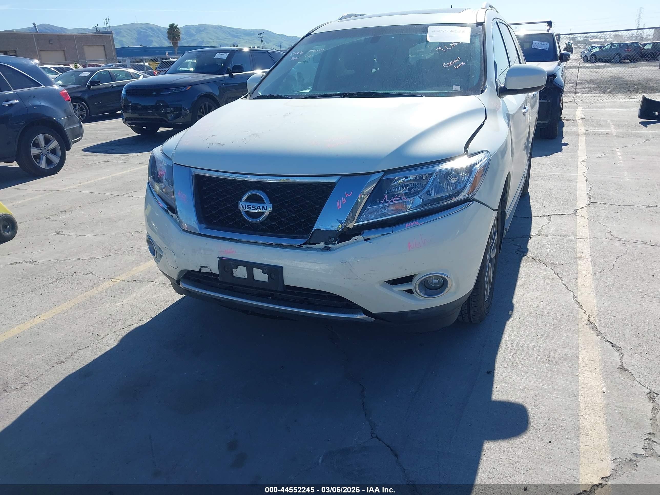 2013 Nissan Pathfinder Sl White vin: 5N1AR2MN0DC638406