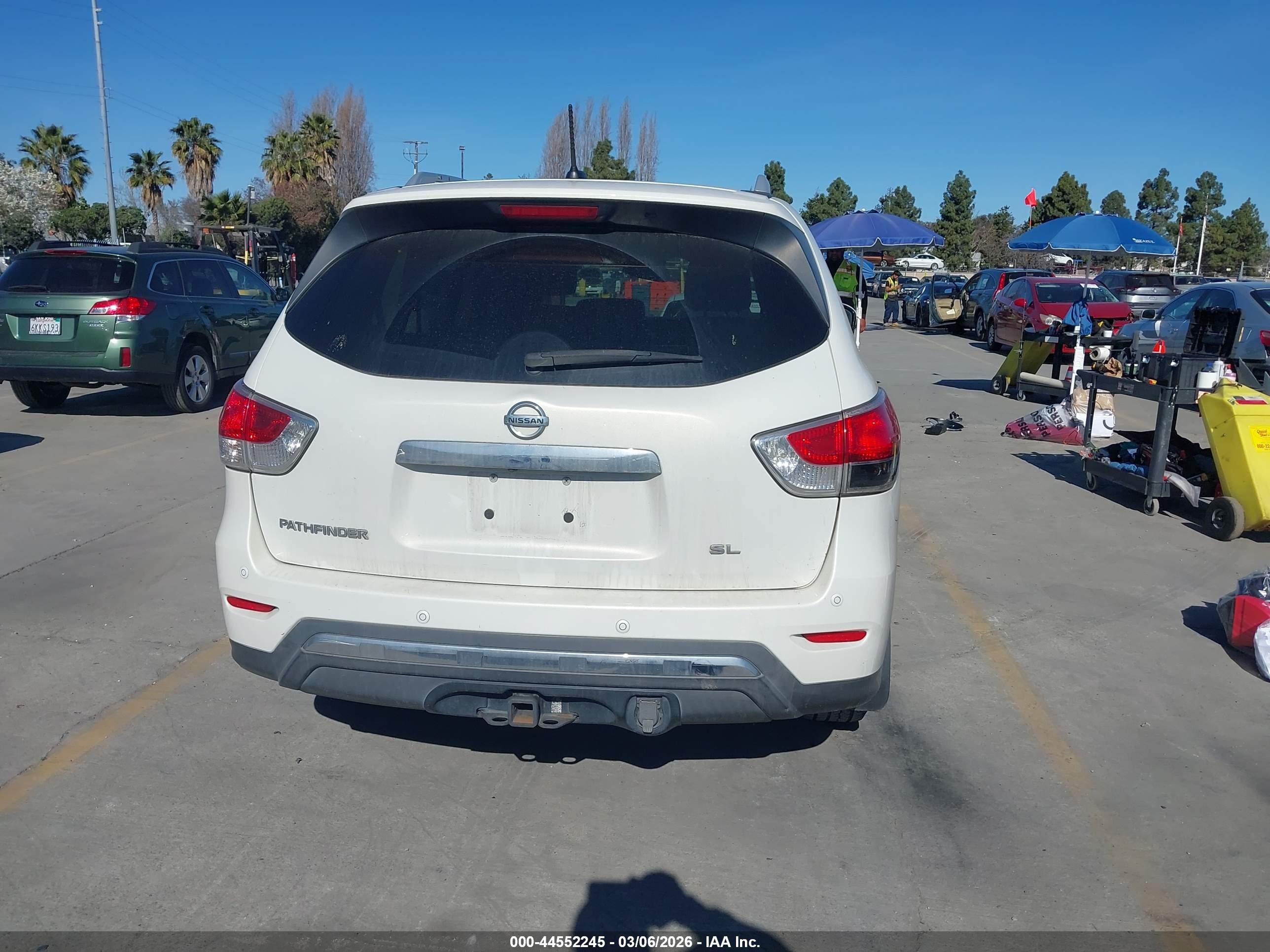 2013 Nissan Pathfinder Sl White vin: 5N1AR2MN0DC638406