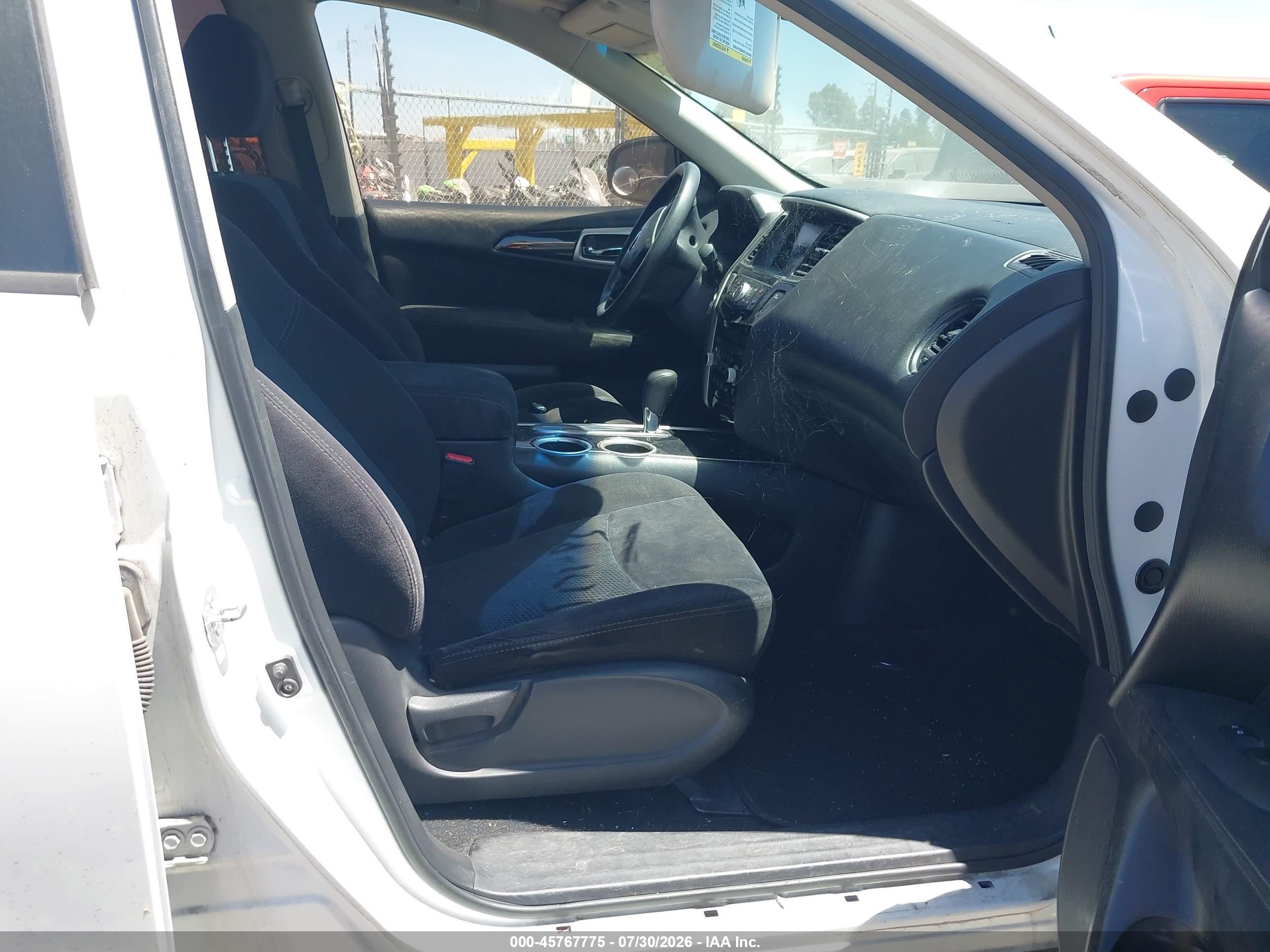 2013 Nissan Pathfinder S White vin: 5N1AR2MN0DC674371