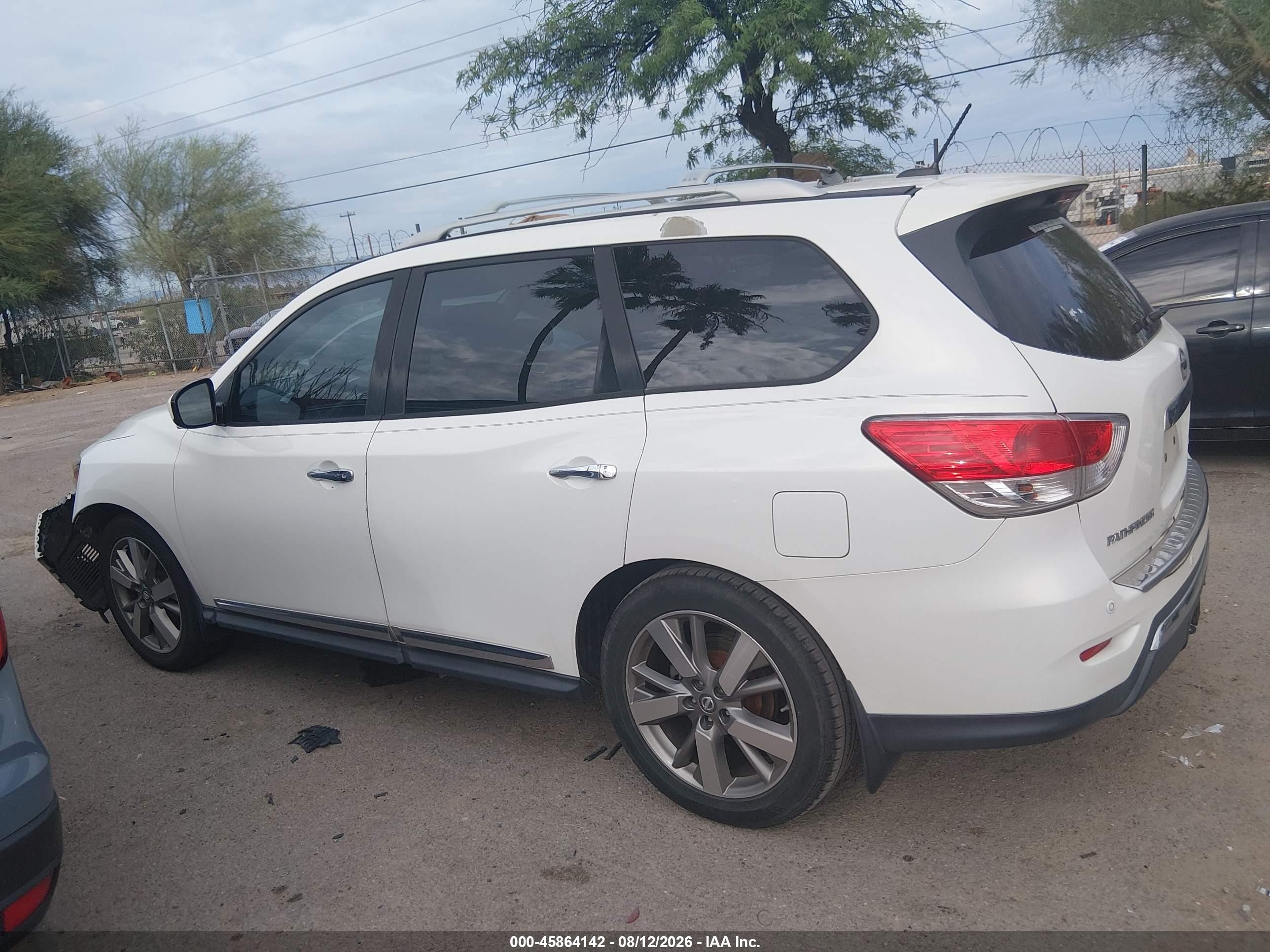 2014 Nissan Pathfinder Platinum Белый vin: 5N1AR2MN0EC641971