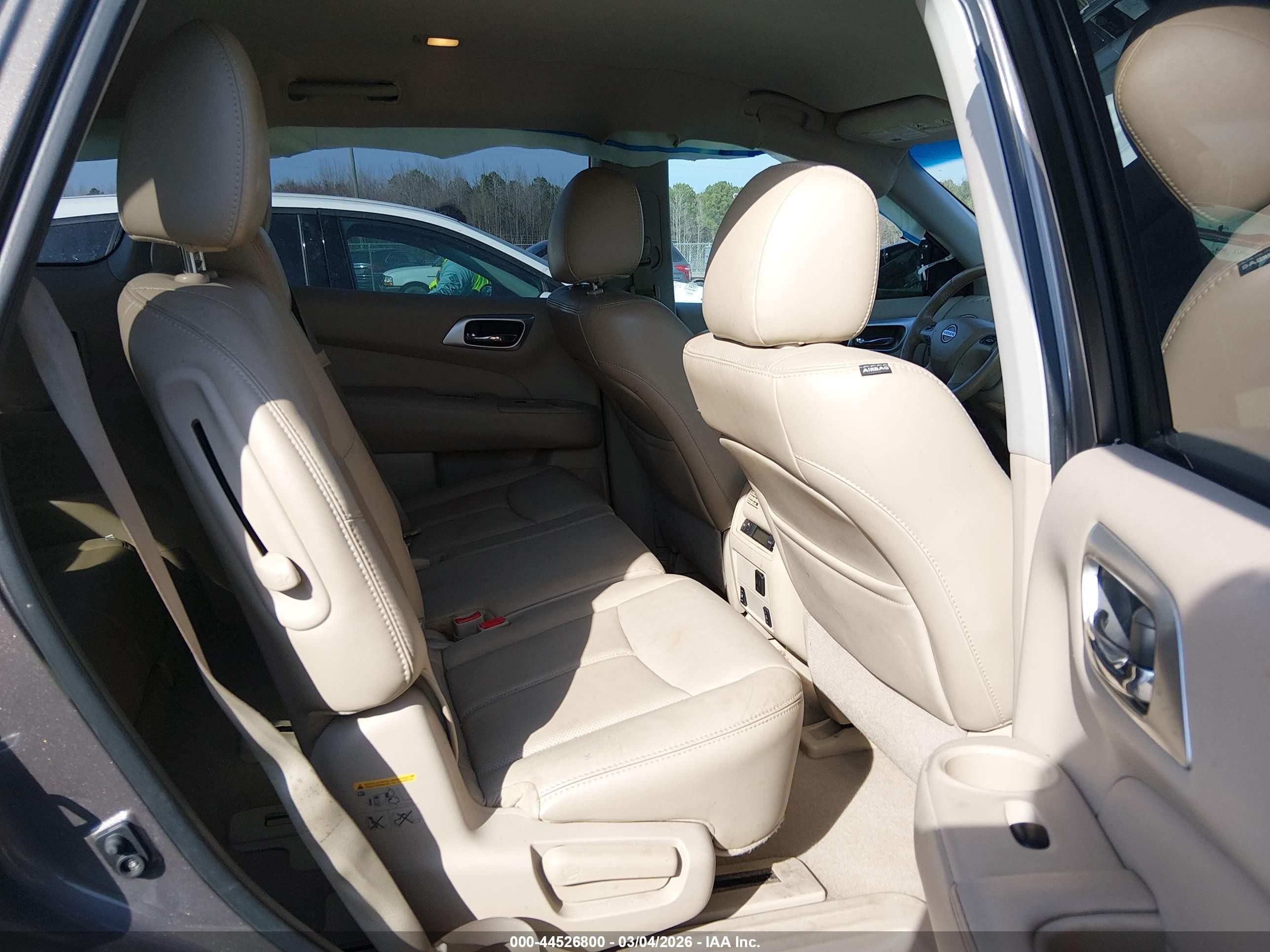 2014 Nissan Pathfinder Platinum/s/sl/sv Золотой vin: 5N1AR2MN0EC677921