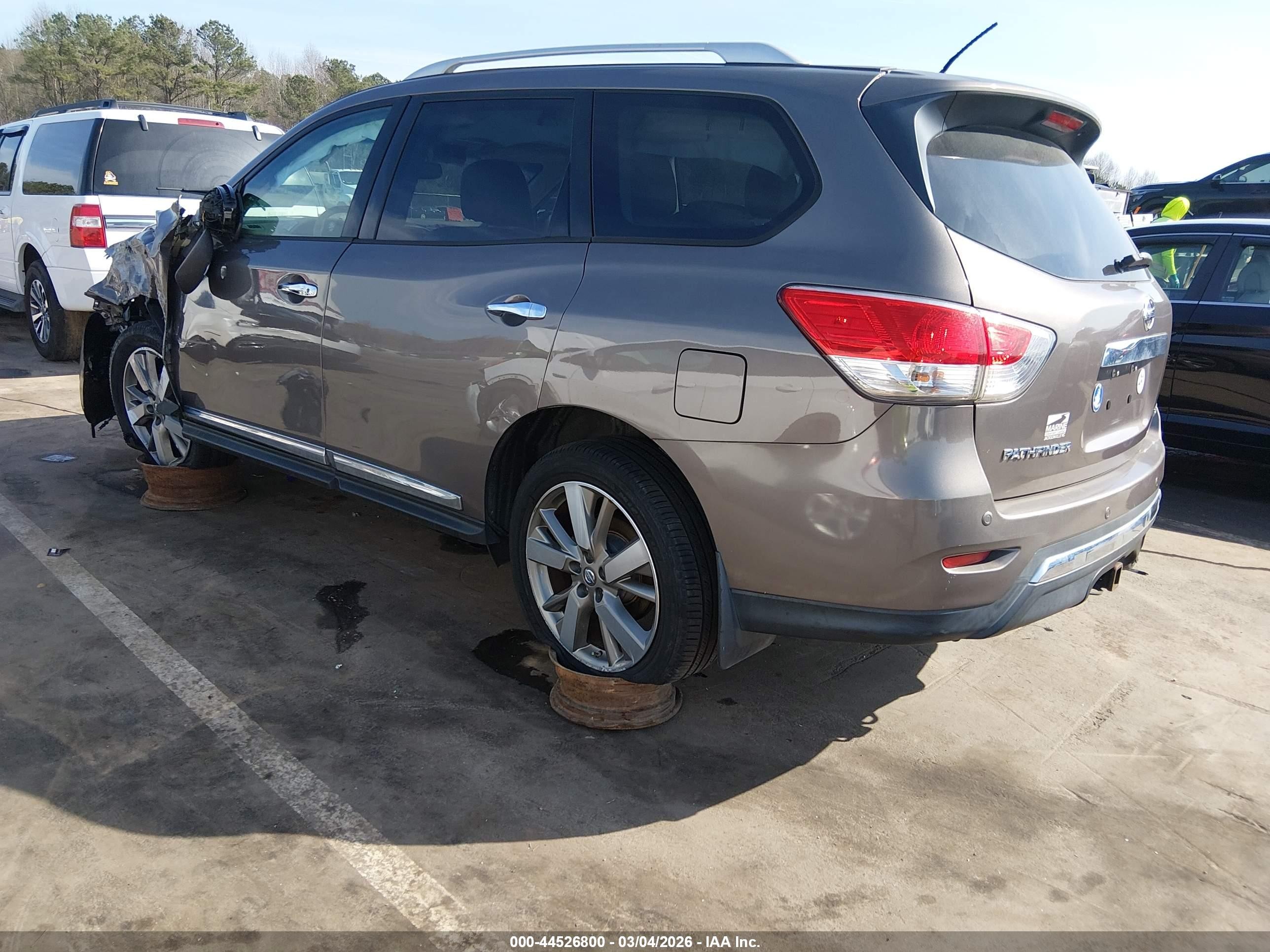 2014 Nissan Pathfinder Platinum/s/sl/sv Золотой vin: 5N1AR2MN0EC677921