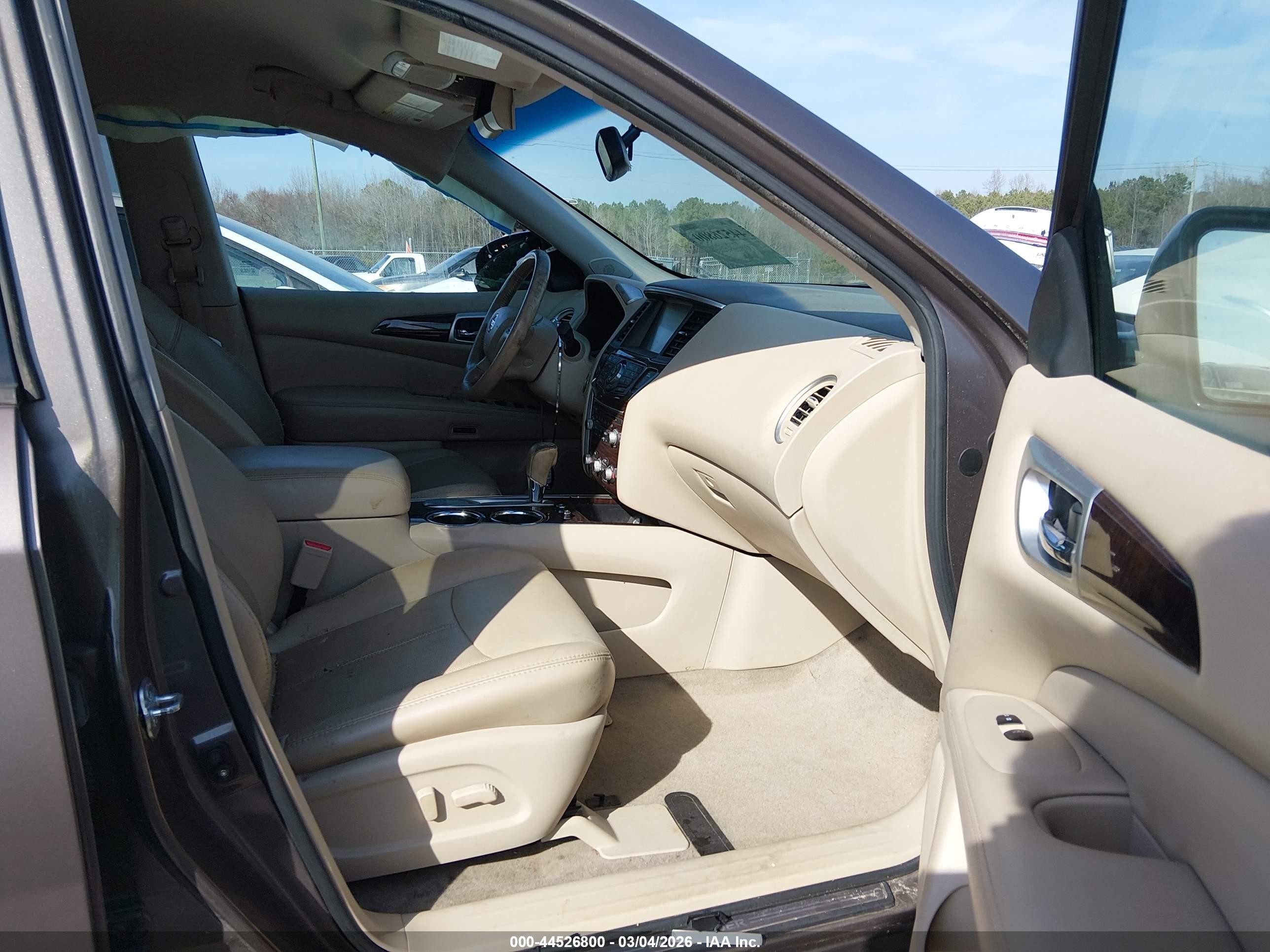 2014 Nissan Pathfinder Platinum/s/sl/sv Золотой vin: 5N1AR2MN0EC677921