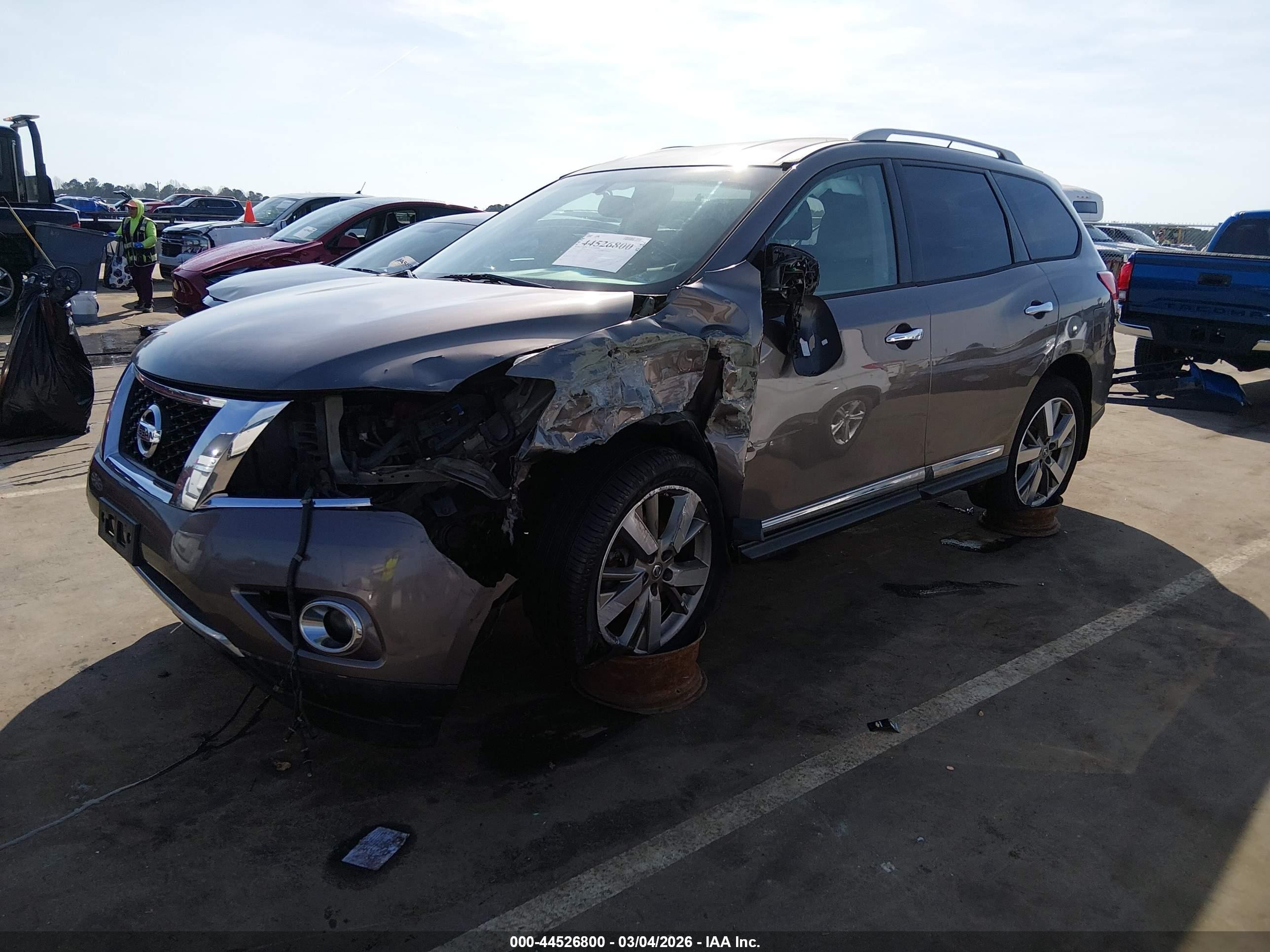 2014 Nissan Pathfinder Platinum/s/sl/sv Золотой vin: 5N1AR2MN0EC677921