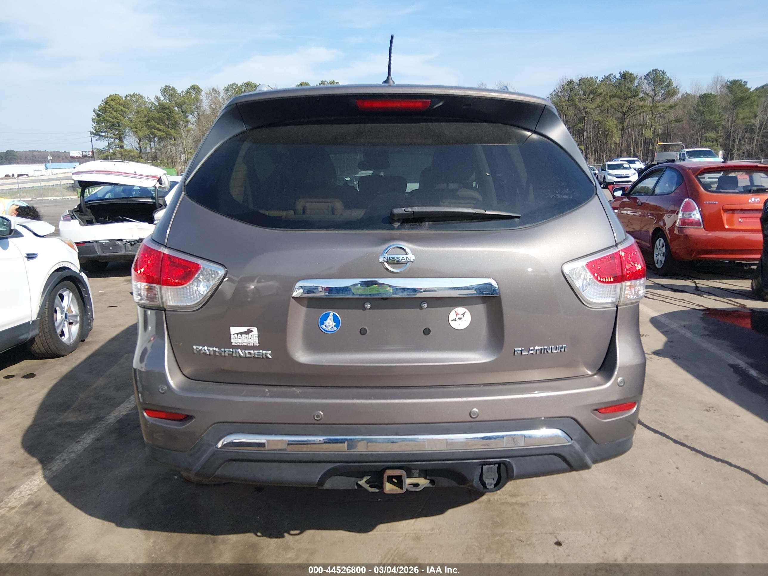 2014 Nissan Pathfinder Platinum/s/sl/sv Золотой vin: 5N1AR2MN0EC677921