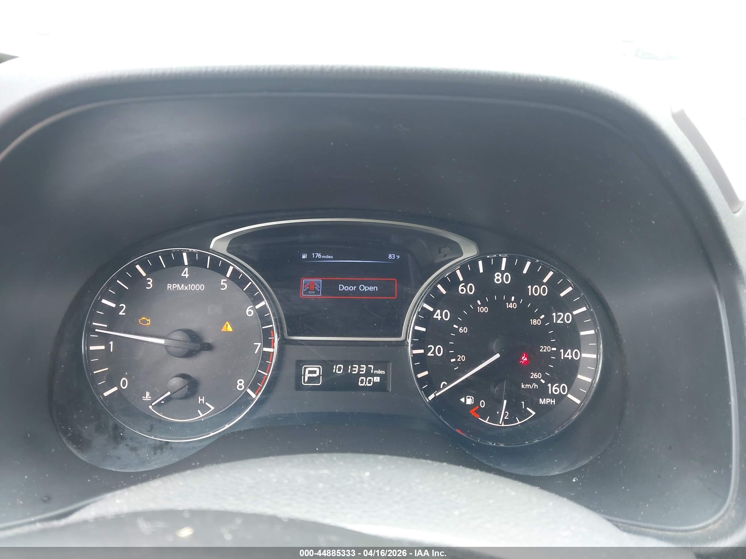 2014 Nissan Pathfinder S Silver vin: 5N1AR2MN0EC681371
