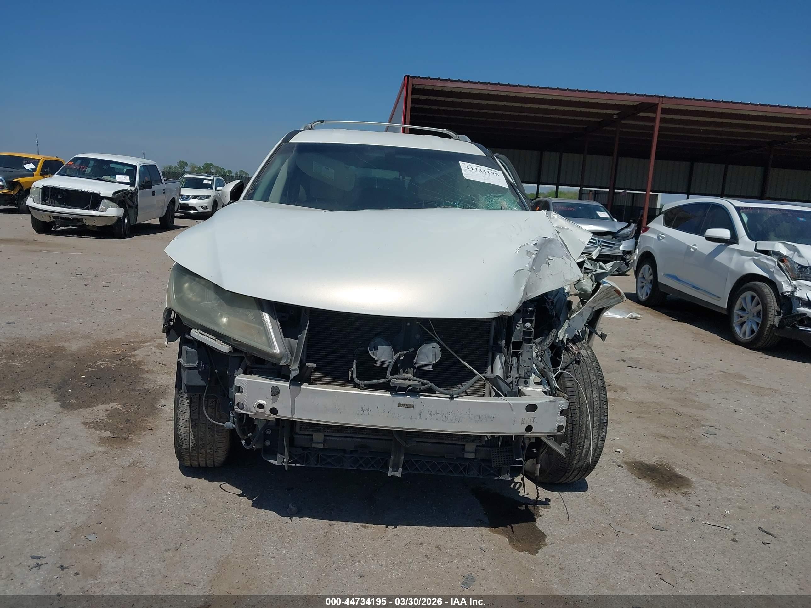 2014 Nissan Pathfinder Sv Белый vin: 5N1AR2MN0EC686344