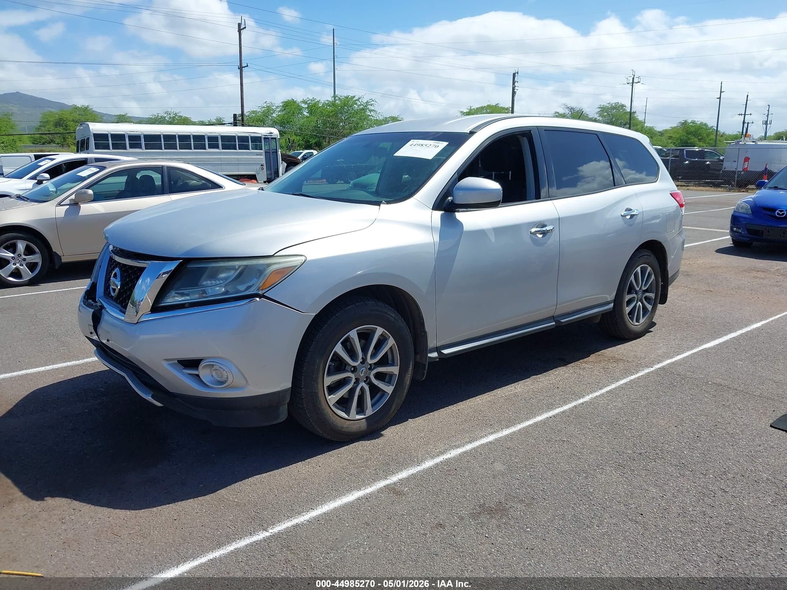 2014 Nissan Pathfinder S Silver vin: 5N1AR2MN0EC706513