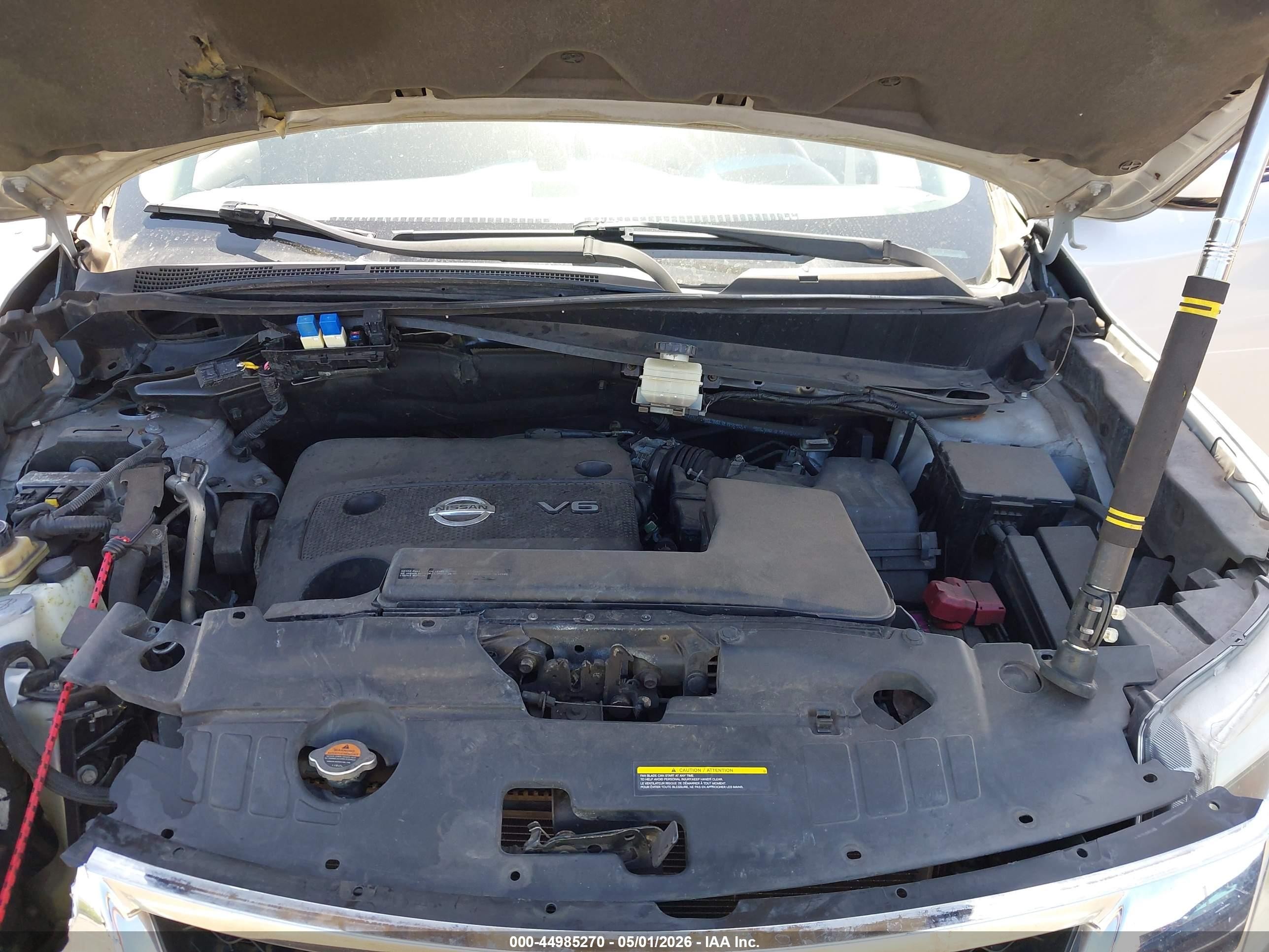 2014 Nissan Pathfinder S Silver vin: 5N1AR2MN0EC706513