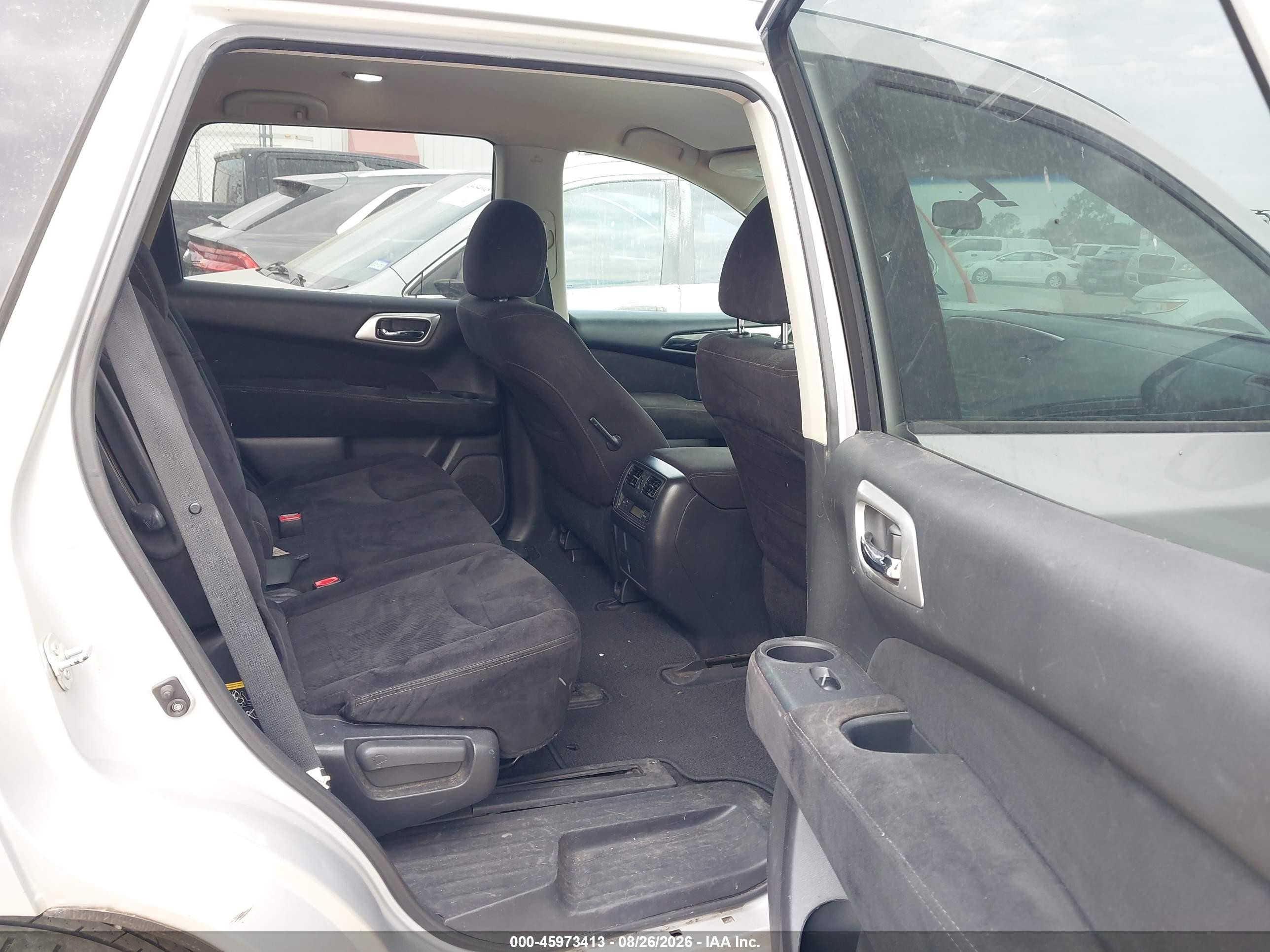 2015 Nissan Pathfinder S Silver vin: 5N1AR2MN0FC606218