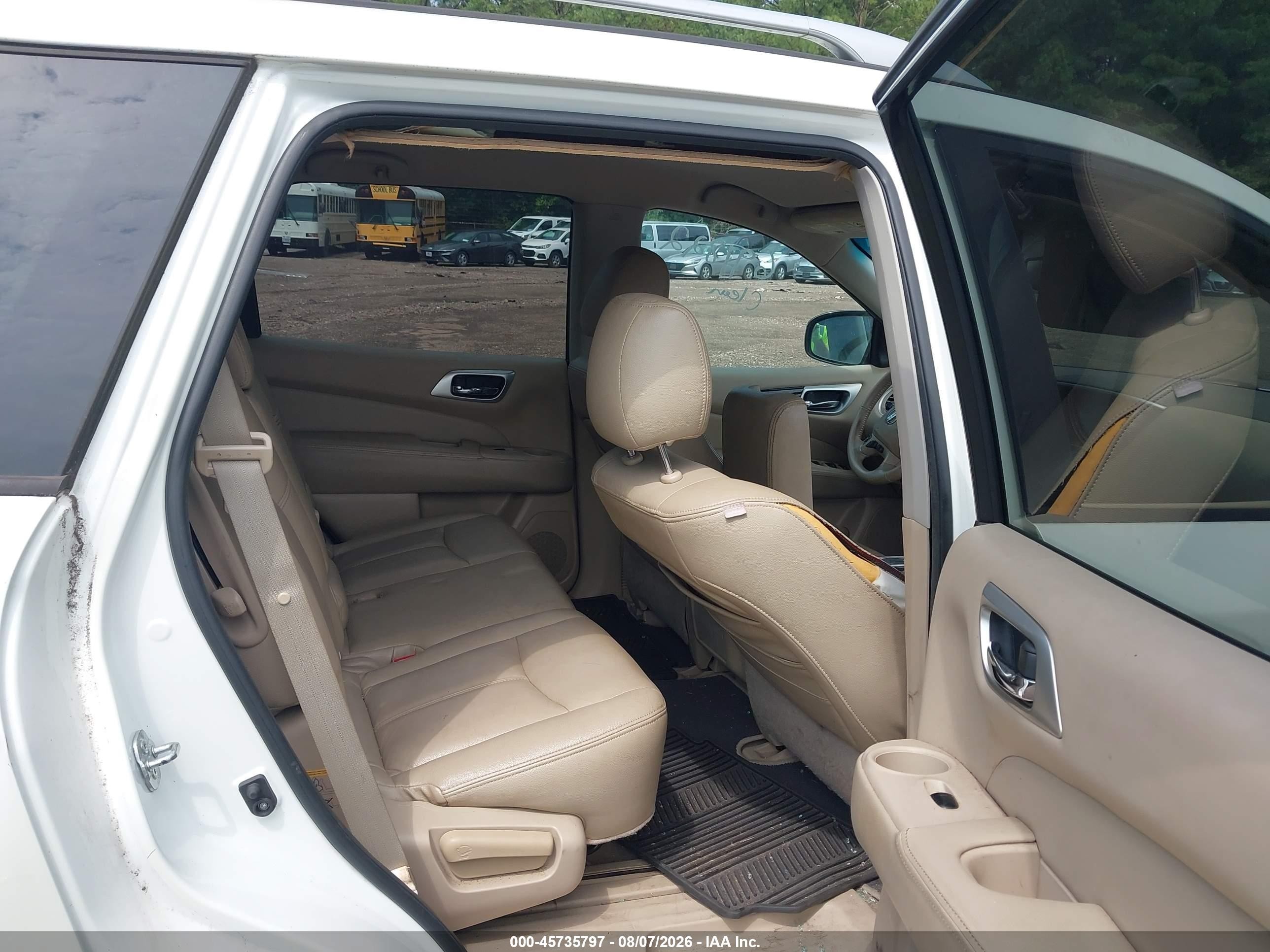 2015 Nissan Pathfinder Sv White vin: 5N1AR2MN0FC691822