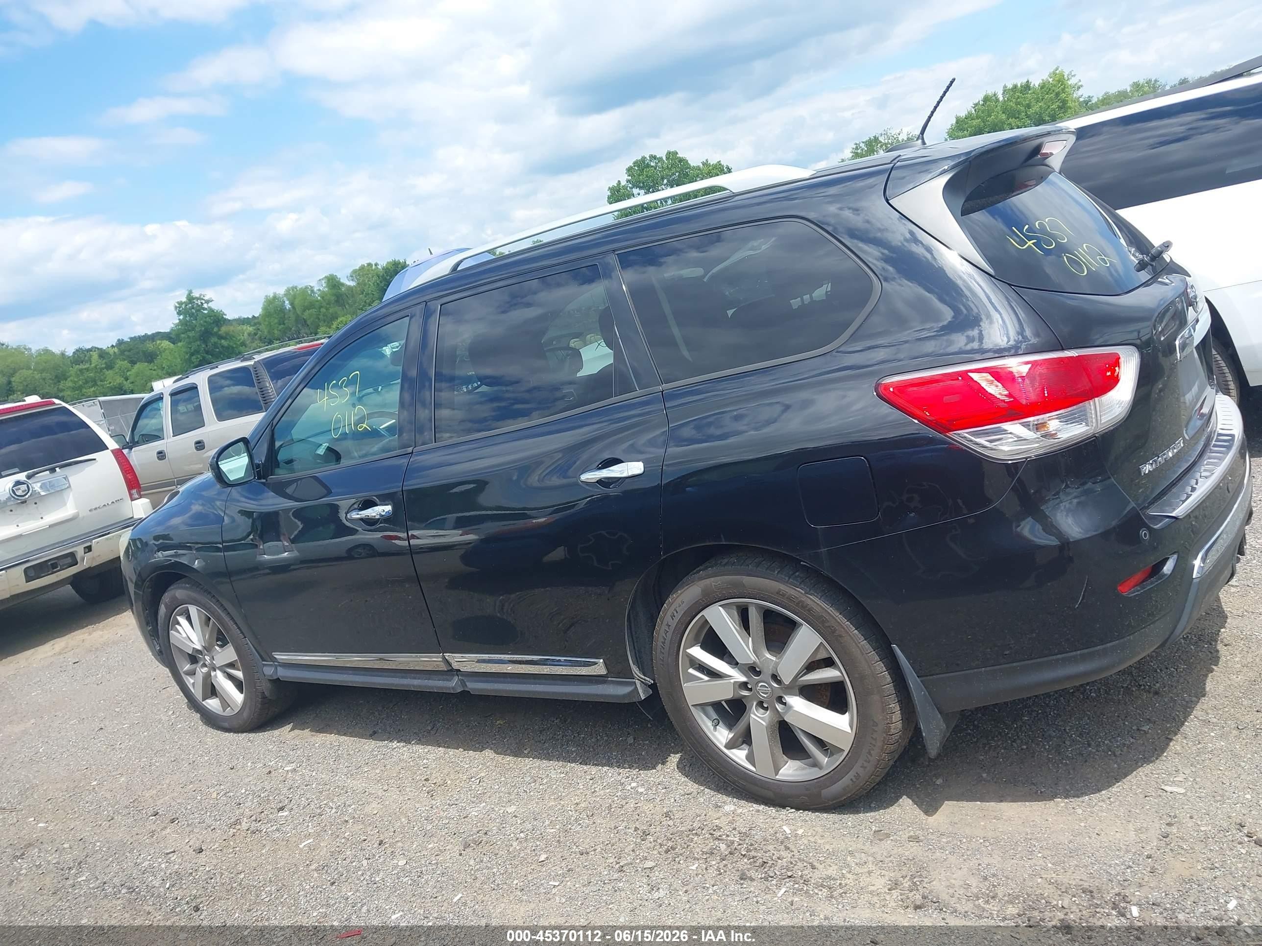 2015 Nissan Pathfinder Platinum Black vin: 5N1AR2MN0FC712247