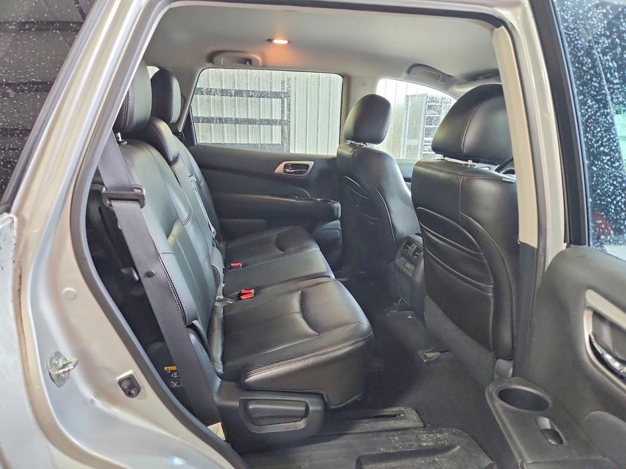 2013 Nissan Pathfinder S Silver vin: 5N1AR2MN1DC644988