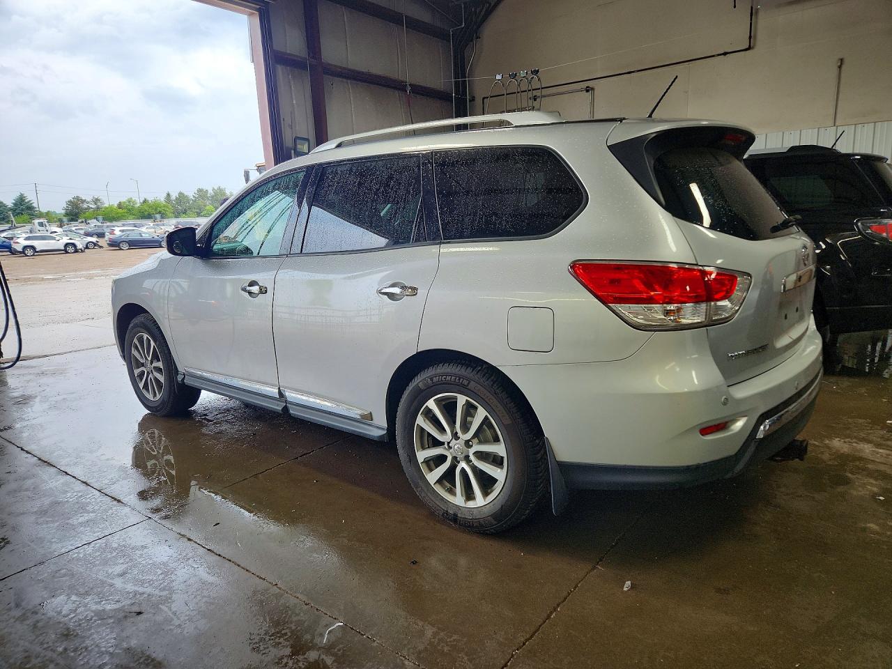 2013 Nissan Pathfinder S Silver vin: 5N1AR2MN1DC644988