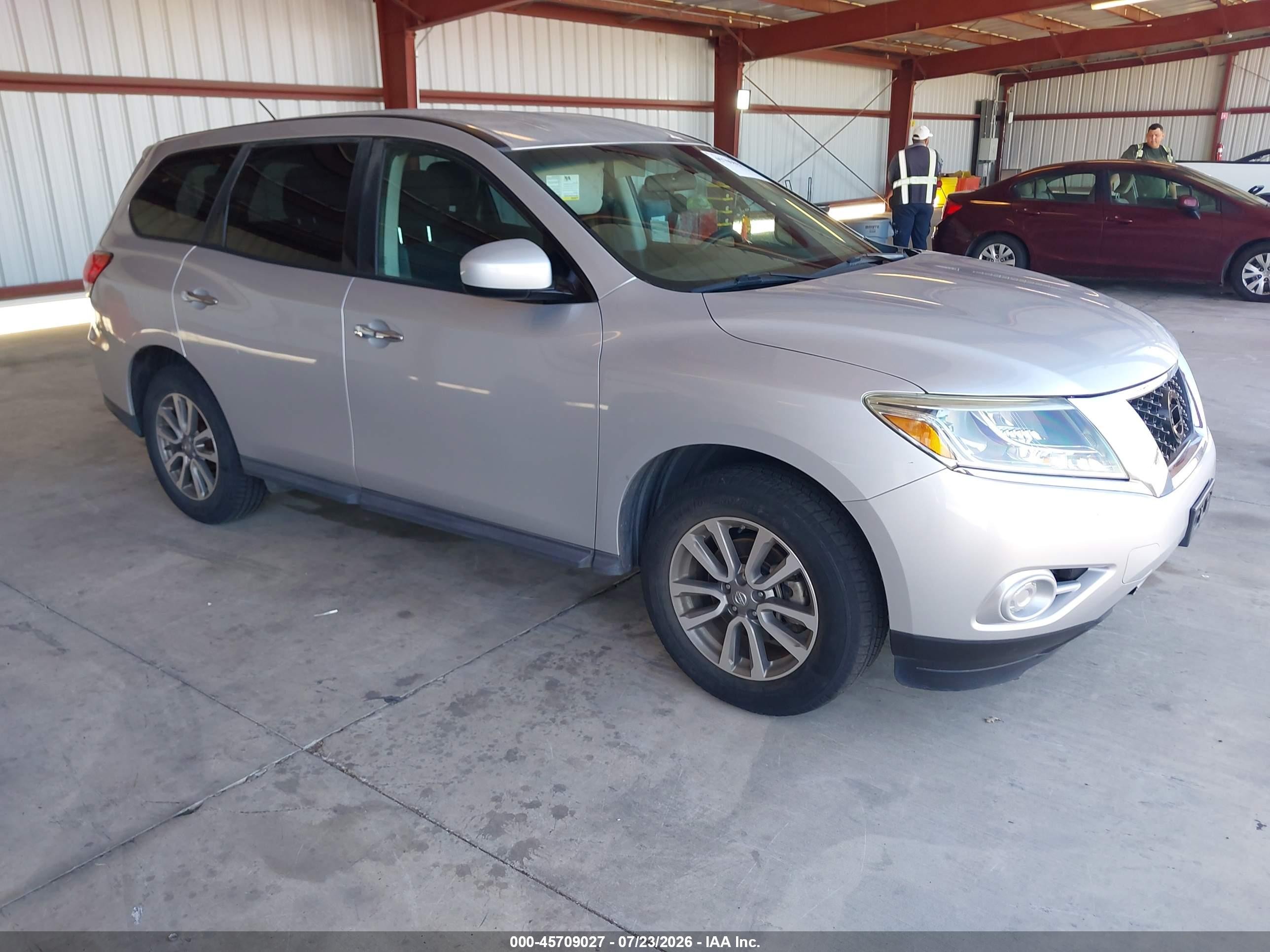2013 Nissan Pathfinder S Silver vin: 5N1AR2MN1DC656882